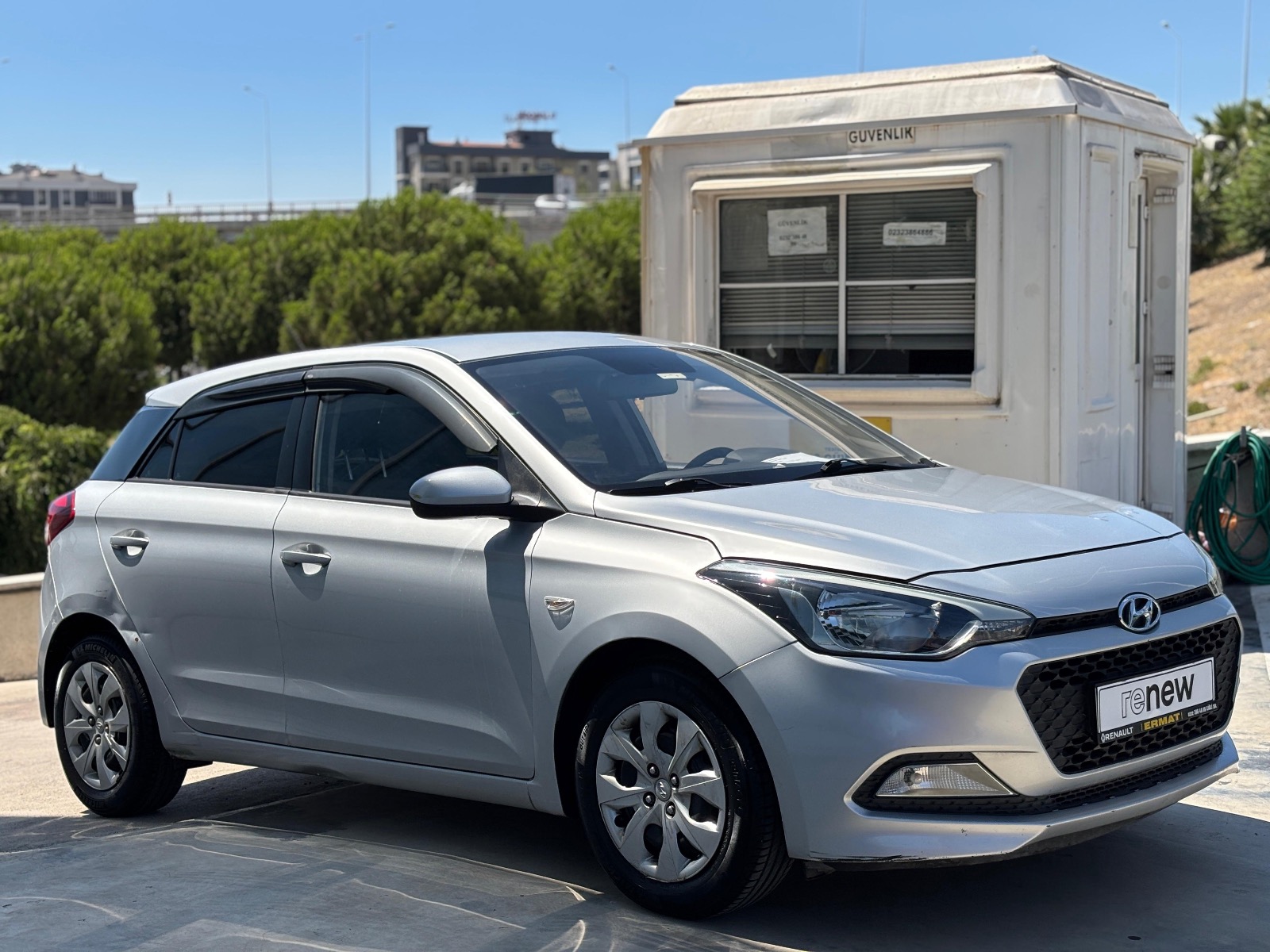 2015 Benzin Manuel Hyundai i20 Gri Ermat Motorlu Araçlar ve Tarım Ürünleri Sanayi Ticaret A.Ş.