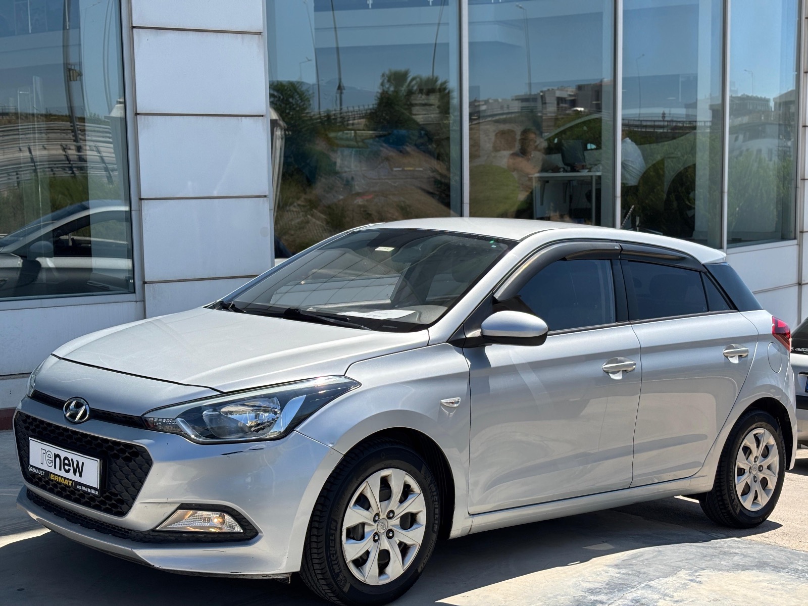 2015 Benzin Manuel Hyundai i20 Gri Ermat Motorlu Araçlar ve Tarım Ürünleri Sanayi Ticaret A.Ş.
