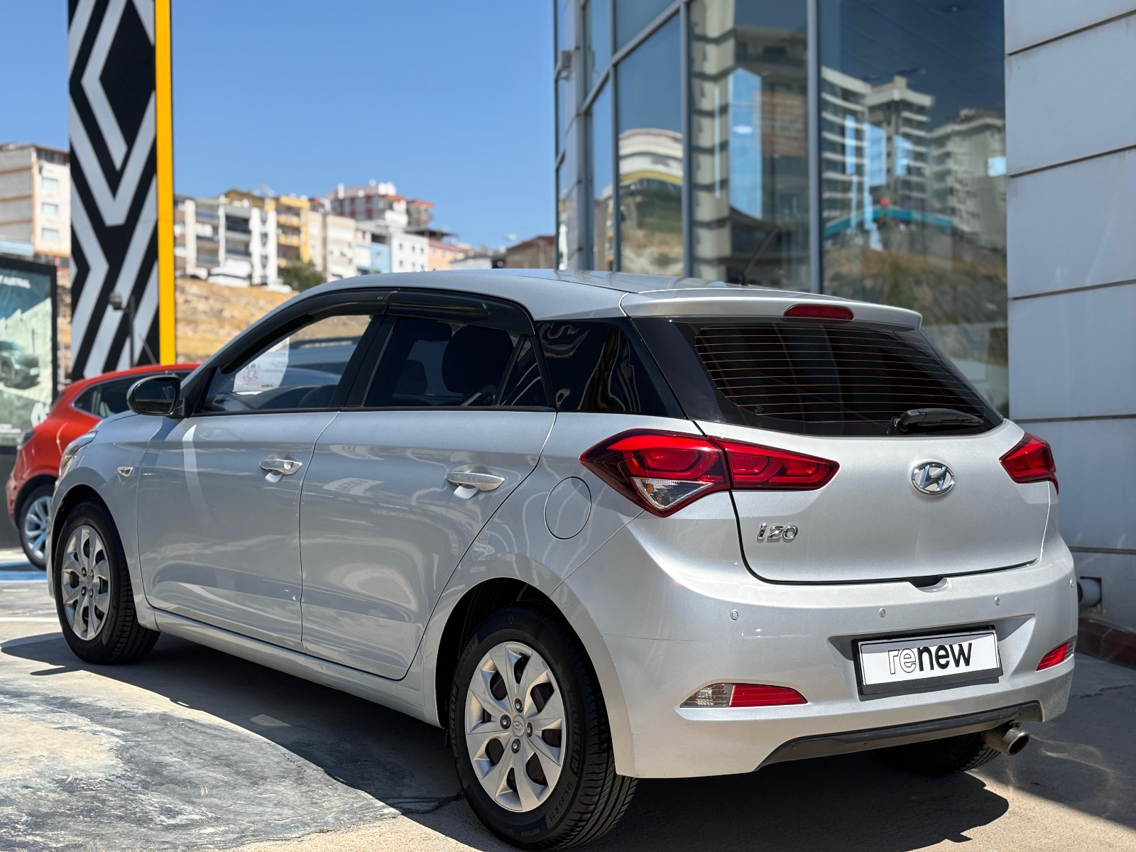 2015 Benzin Manuel Hyundai i20 Gri Ermat Motorlu Araçlar ve Tarım Ürünleri Sanayi Ticaret A.Ş.