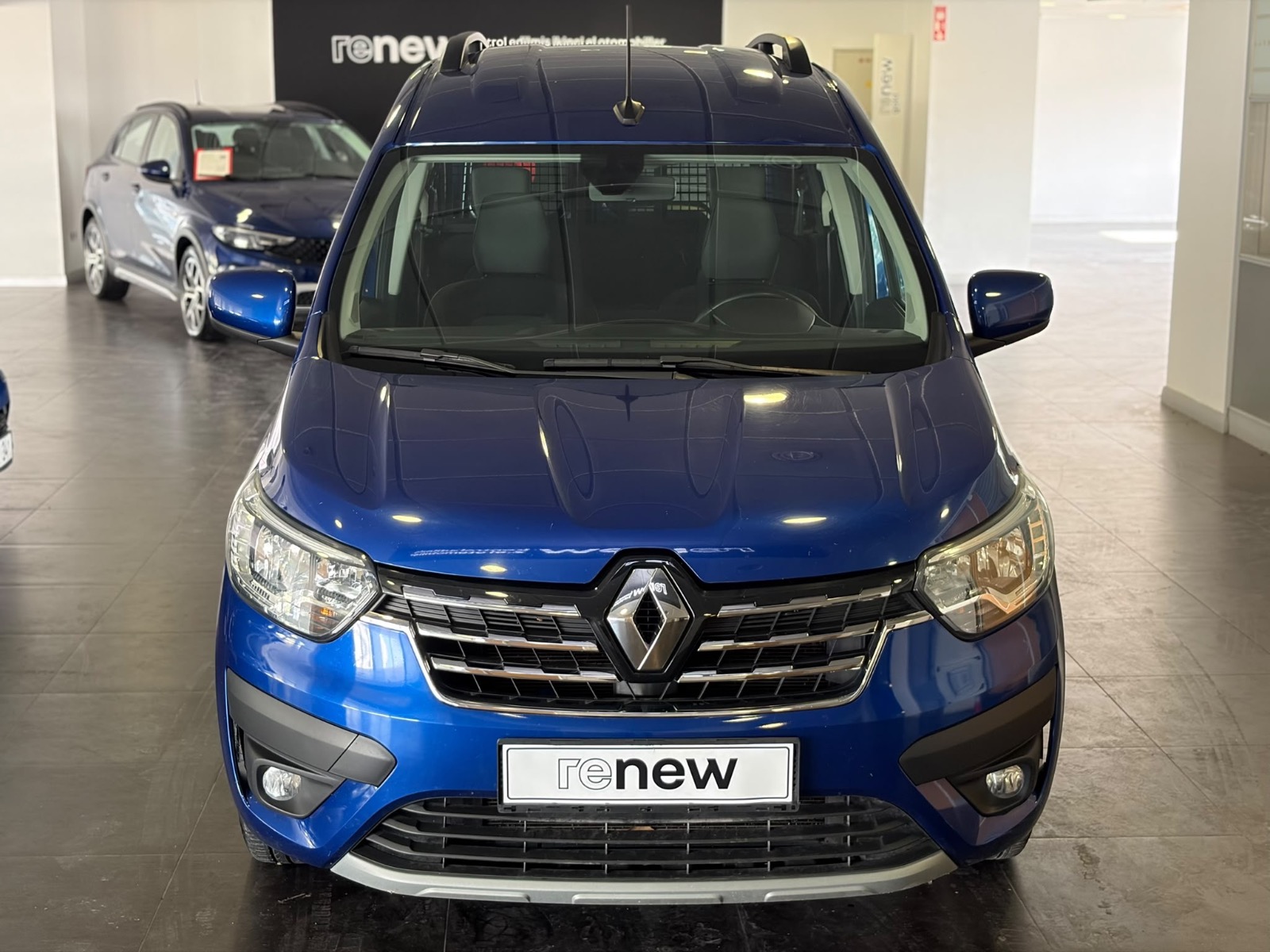 2024 Dizel Manuel Renault Express Combi Mavi Ermat Motorlu Araçlar ve Tarım Ürünleri Sanayi Ticaret A.Ş.