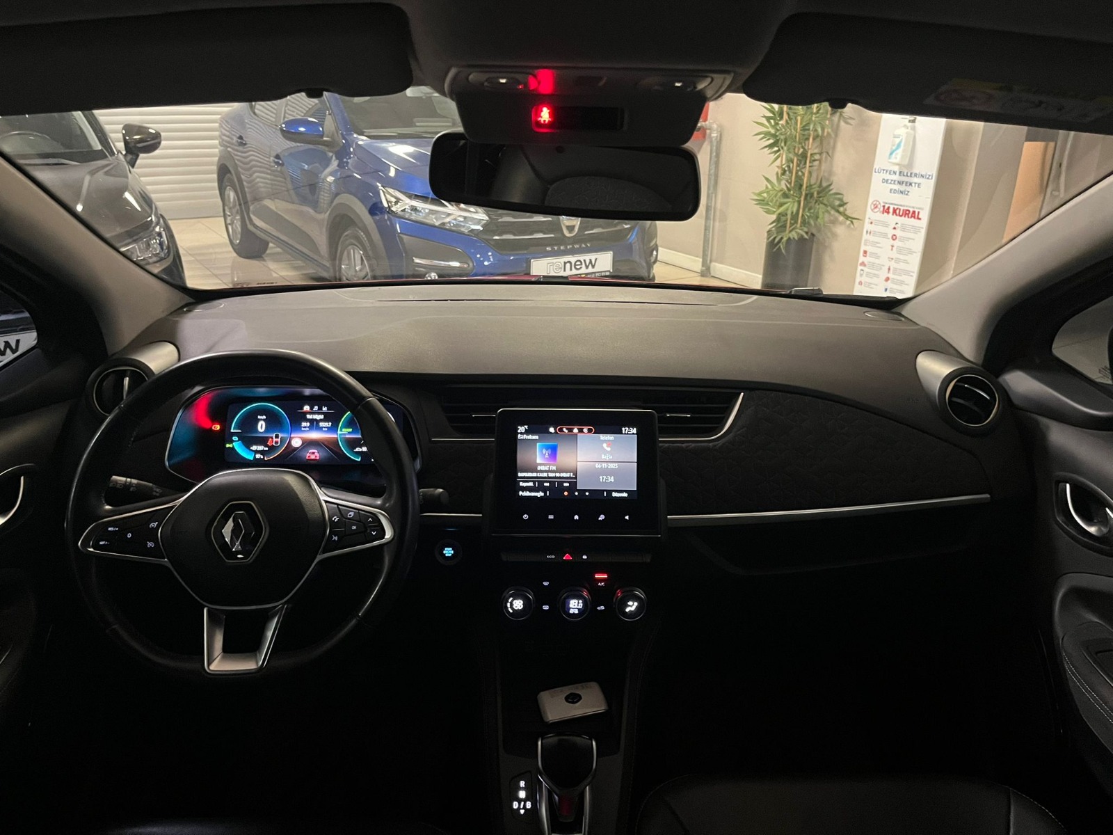 2023 Elektrik Otomatik Renault Zoe Kırmızı Ermat Motorlu Araçlar ve Tarım Ürünleri Sanayi Ticaret A.Ş.