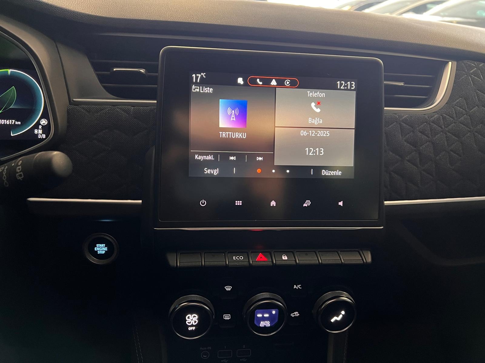 2023 Elektrik Otomatik Renault Zoe Kırmızı Ermat Motorlu Araçlar ve Tarım Ürünleri Sanayi Ticaret A.Ş.