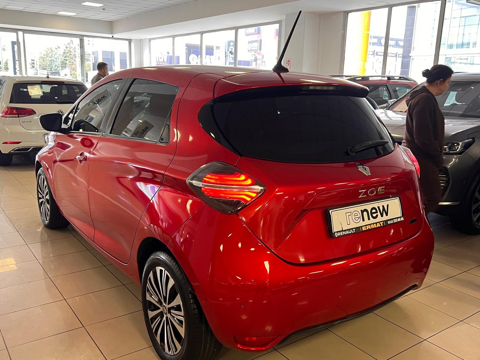 2023 Elektrik Otomatik Renault Zoe Kırmızı Ermat Motorlu Araçlar ve Tarım Ürünleri Sanayi Ticaret A.Ş.