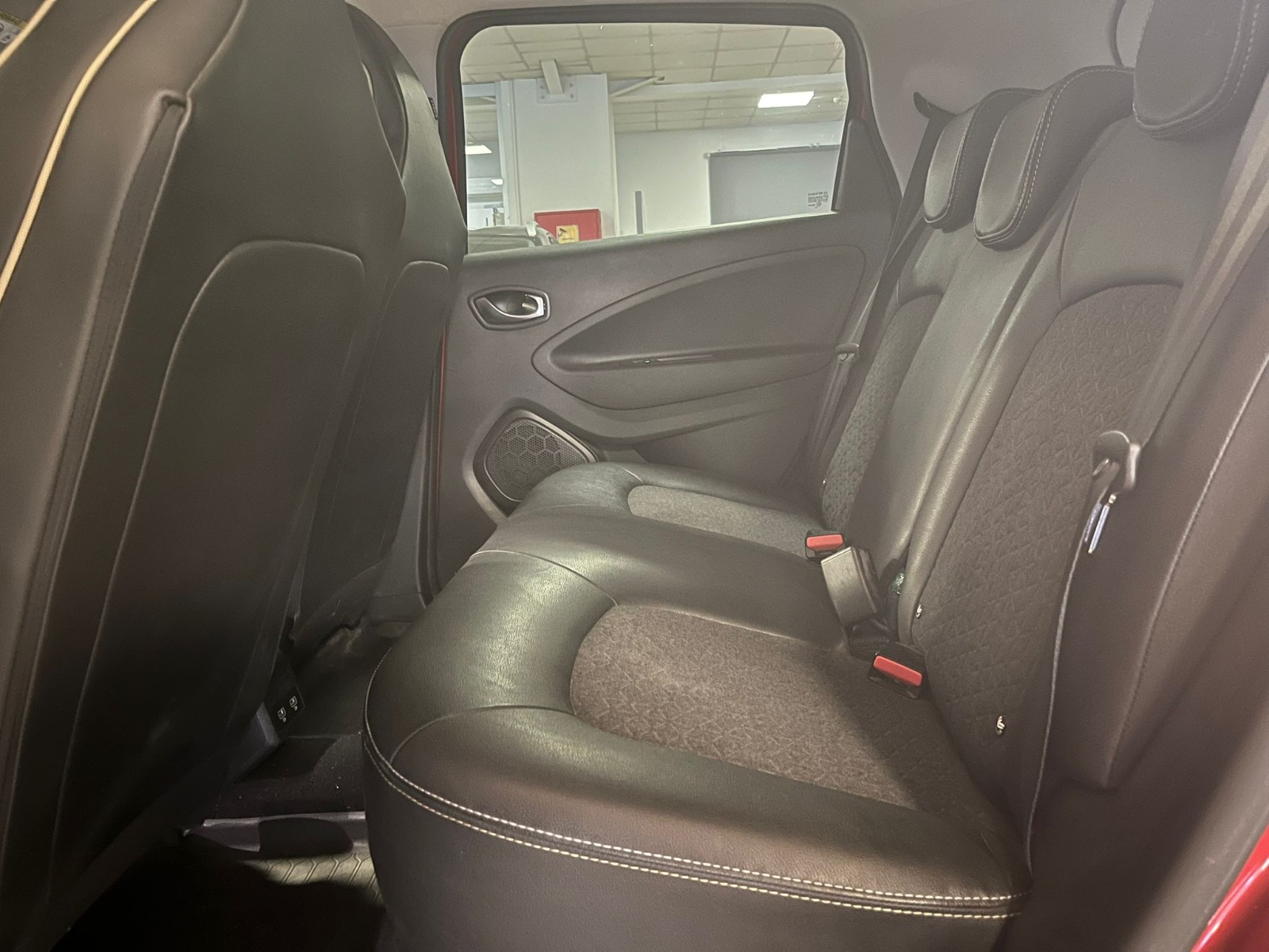 2023 Elektrik Otomatik Renault Zoe Kırmızı Ermat Motorlu Araçlar ve Tarım Ürünleri Sanayi Ticaret A.Ş.