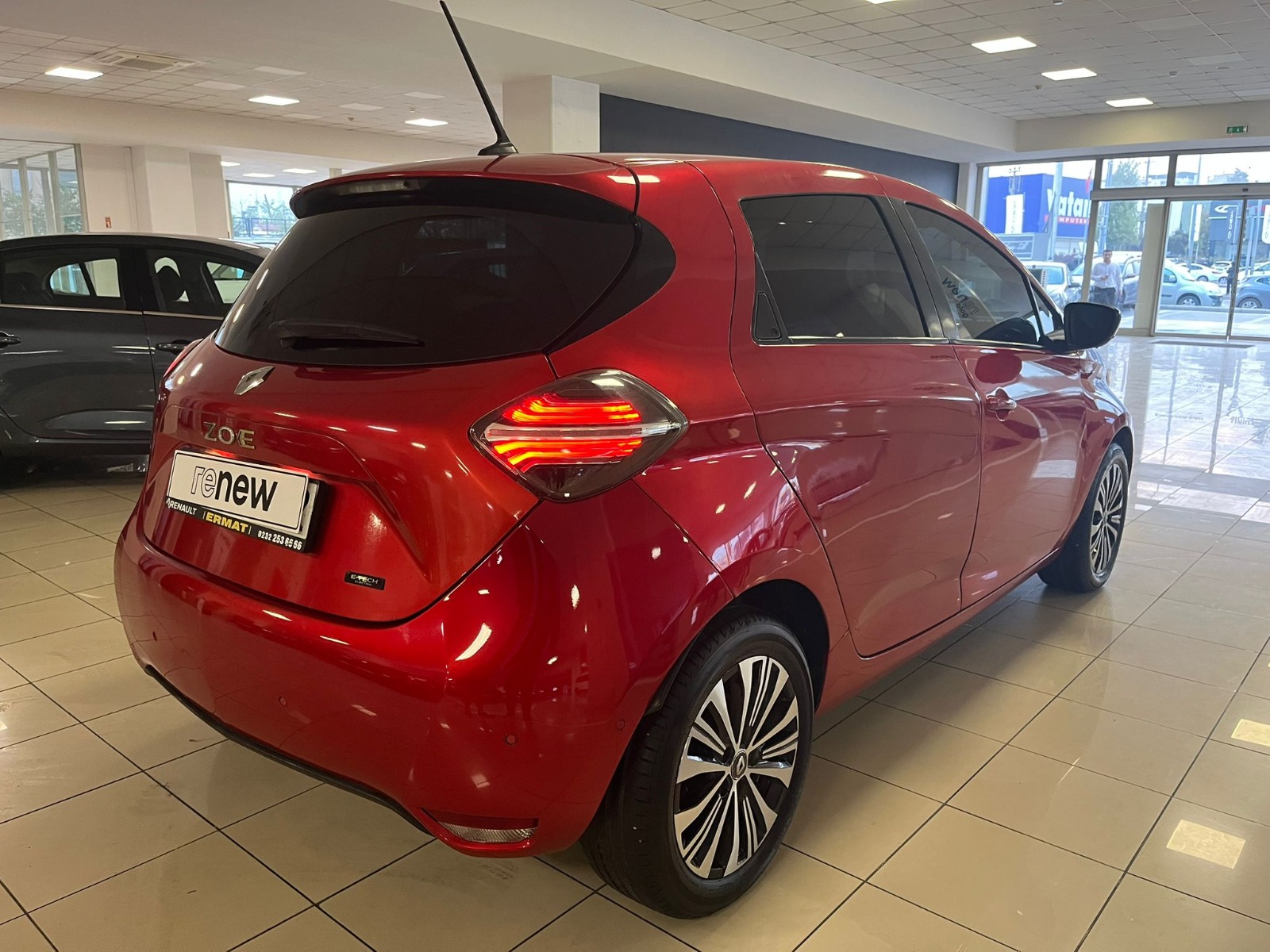 2023 Elektrik Otomatik Renault Zoe Kırmızı Ermat Motorlu Araçlar ve Tarım Ürünleri Sanayi Ticaret A.Ş.