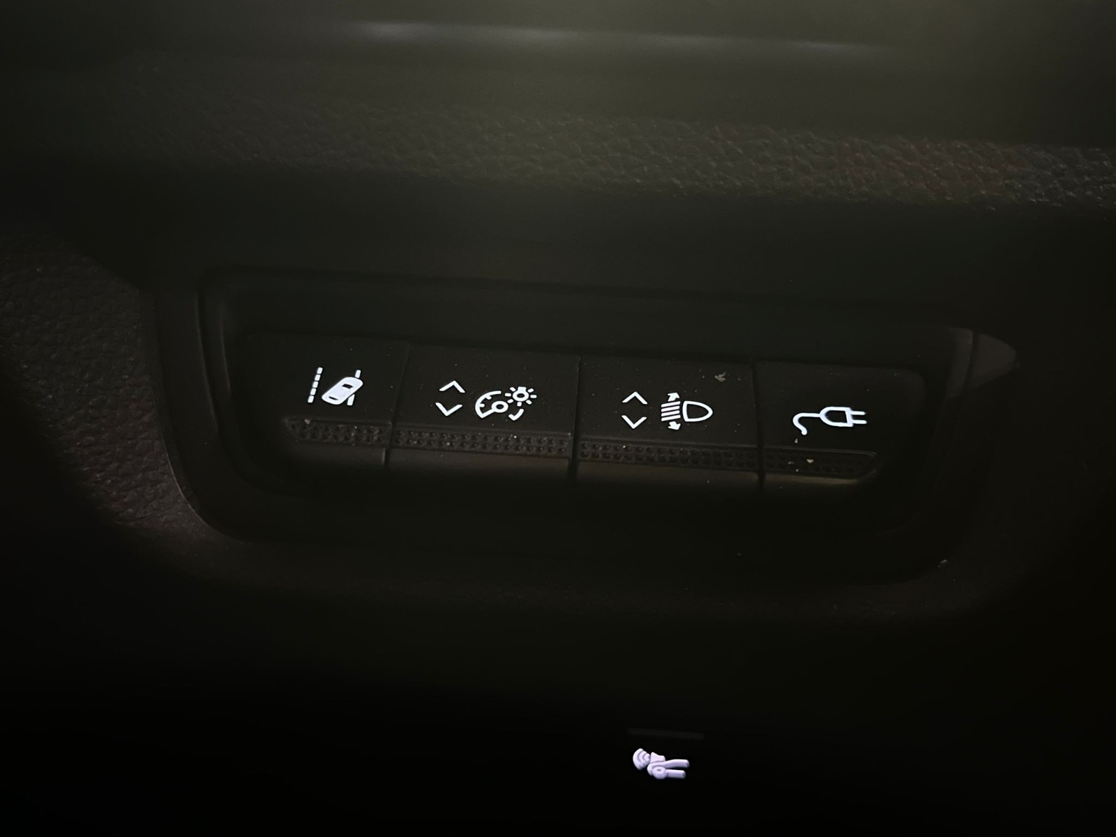 2023 Elektrik Otomatik Renault Zoe Kırmızı Ermat Motorlu Araçlar ve Tarım Ürünleri Sanayi Ticaret A.Ş.