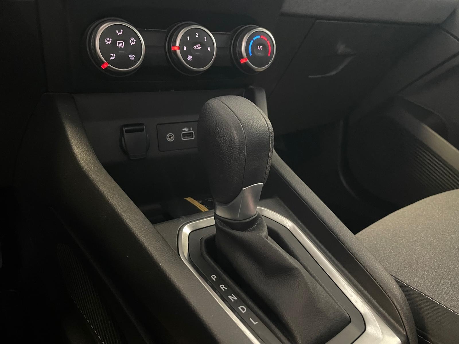2025 Benzin Otomatik Renault Clio Beyaz Ermat Motorlu Araçlar ve Tarım Ürünleri Sanayi Ticaret A.Ş.