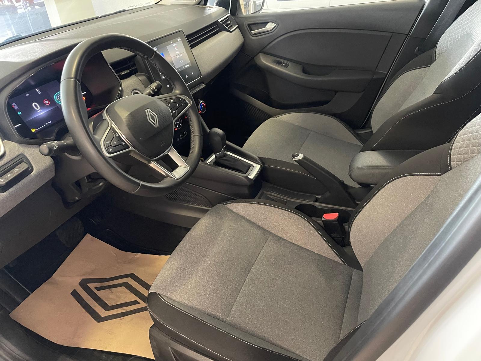 2025 Benzin Otomatik Renault Clio Beyaz Ermat Motorlu Araçlar ve Tarım Ürünleri Sanayi Ticaret A.Ş.