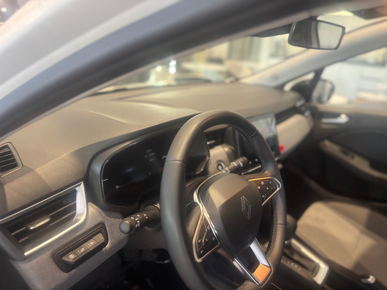 2025 Benzin Otomatik Renault Clio Beyaz Ermat Motorlu Araçlar ve Tarım Ürünleri Sanayi Ticaret A.Ş.