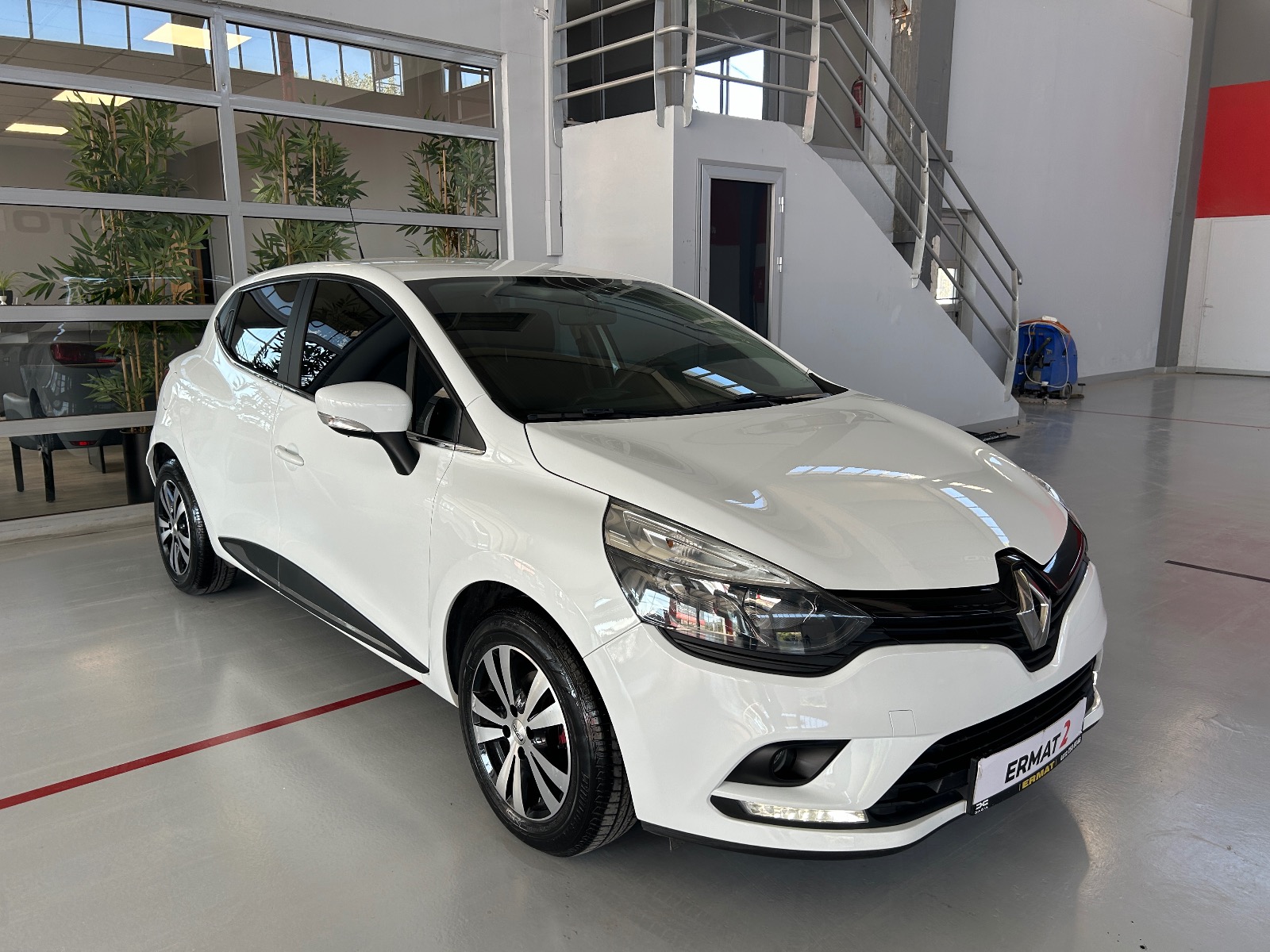 2020 Benzin Manuel Renault Clio Beyaz Ermat Motorlu Araçlar ve Tarım Ürünleri Sanayi Ticaret A.Ş.