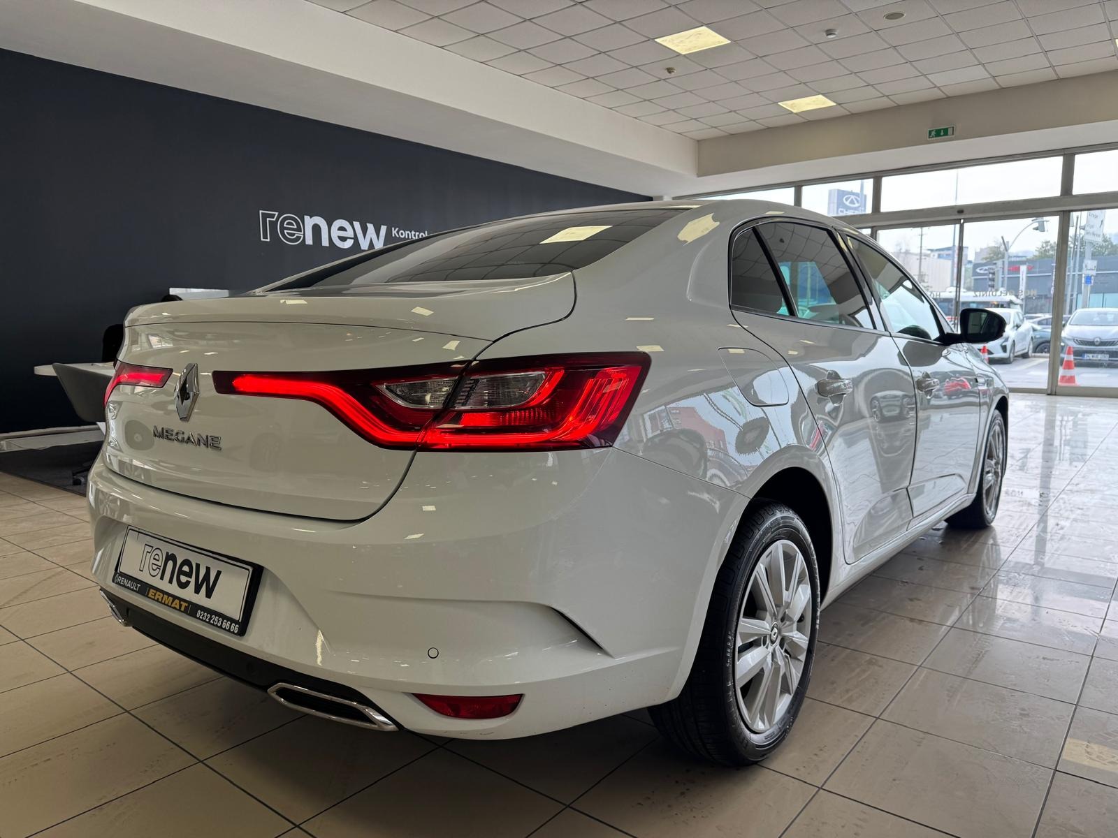 2023 Benzin Otomatik Renault Megane Beyaz Ermat Motorlu Araçlar ve Tarım Ürünleri Sanayi Ticaret A.Ş.