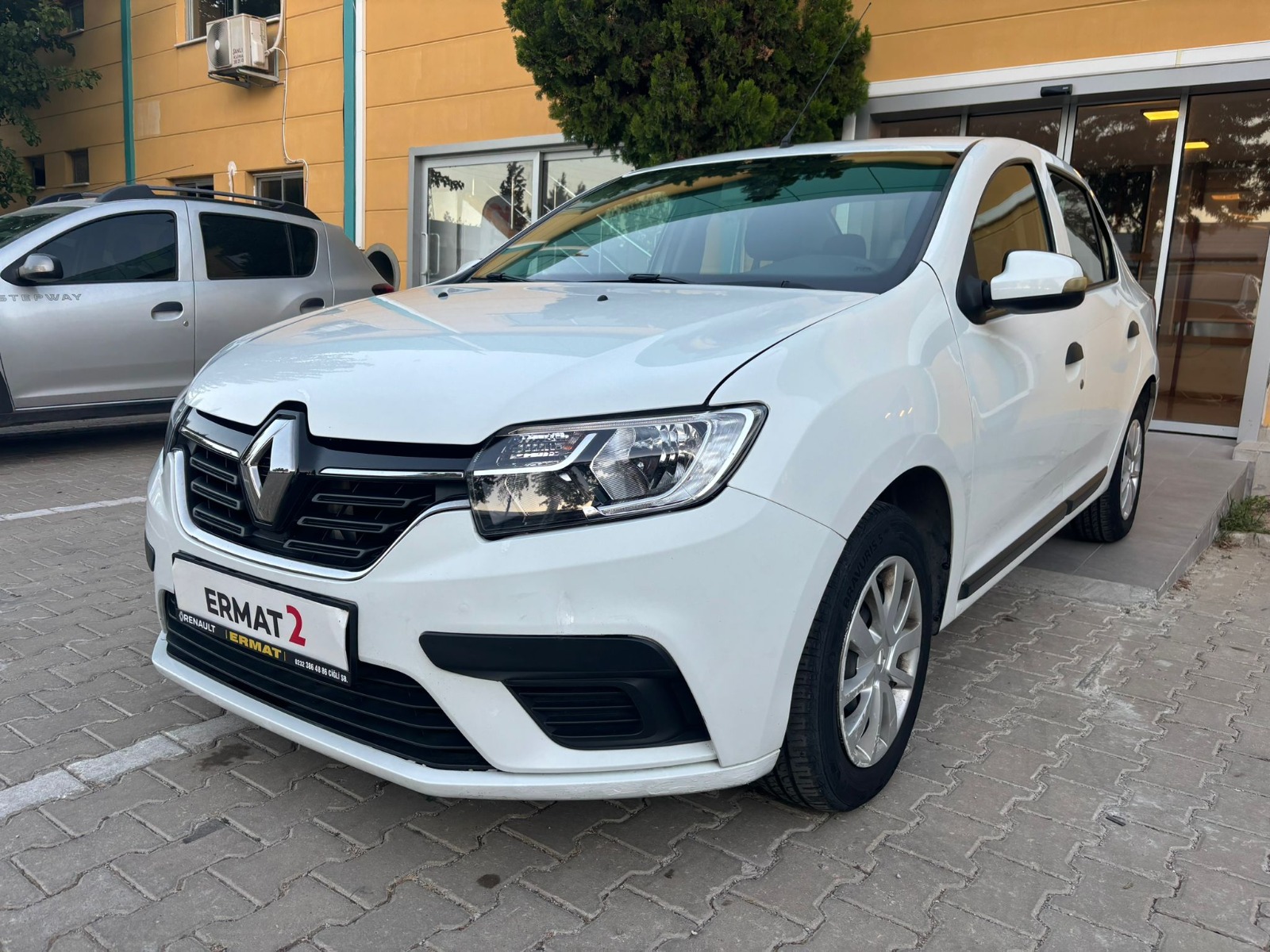 2019 Benzin Manuel Renault Symbol Beyaz Ermat Motorlu Araçlar ve Tarım Ürünleri Sanayi Ticaret A.Ş.