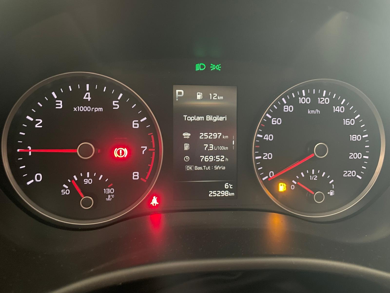 2023 Benzin Otomatik Kia Stonic Gri Ermat Motorlu Araçlar ve Tarım Ürünleri Sanayi Ticaret A.Ş.