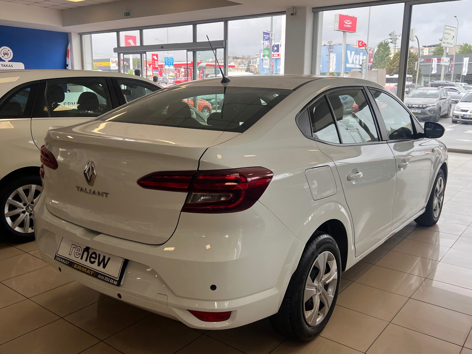 2022 Benzin Otomatik Renault Taliant Beyaz Ermat Motorlu Araçlar ve Tarım Ürünleri Sanayi Ticaret A.Ş.