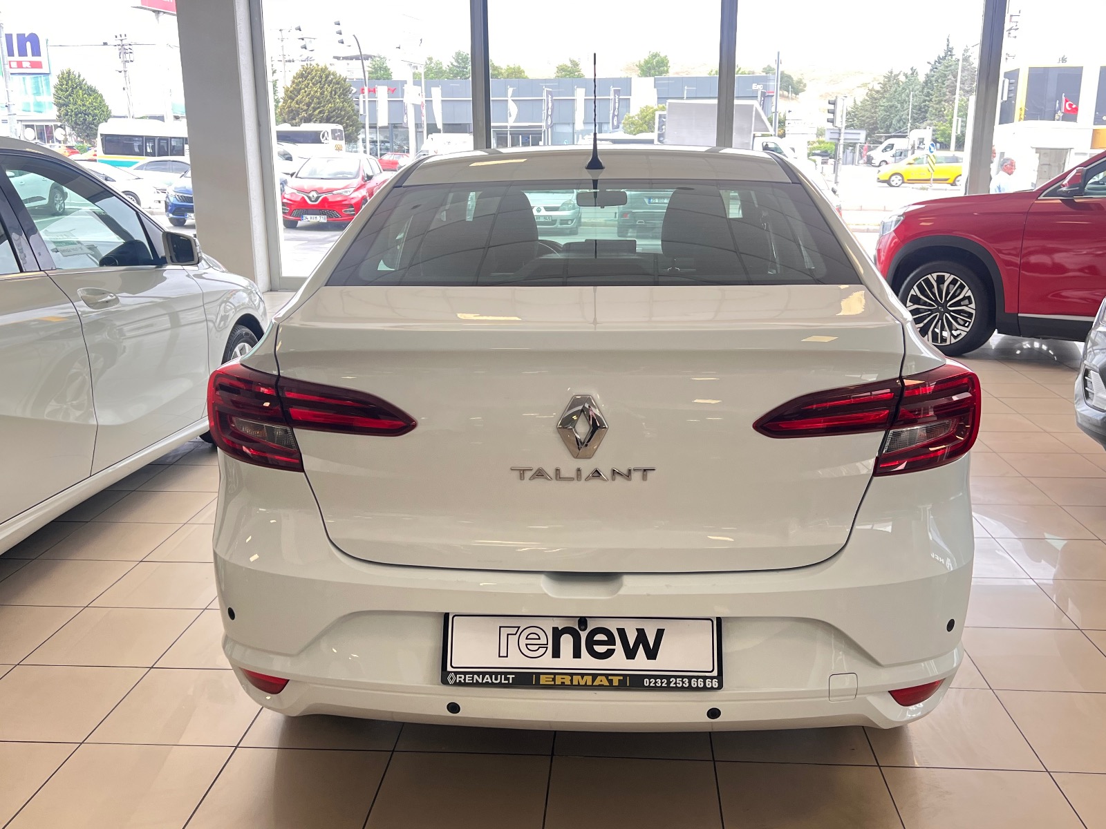 2022 Benzin Otomatik Renault Taliant Beyaz Ermat Motorlu Araçlar ve Tarım Ürünleri Sanayi Ticaret A.Ş.