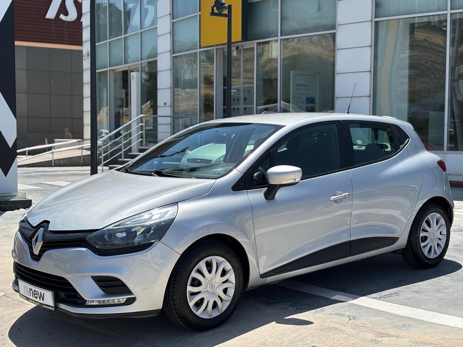 2019 Benzin Manuel Renault Clio Gümüş Gri Ermat Motorlu Araçlar ve Tarım Ürünleri Sanayi Ticaret A.Ş.