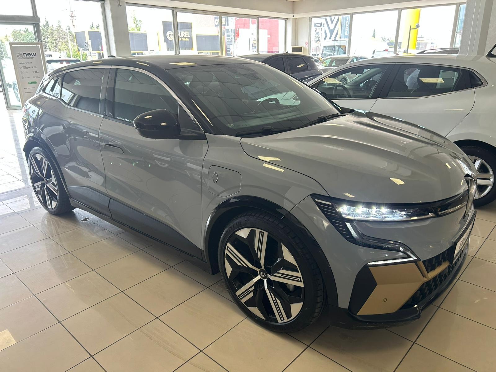 2024 Elektrik Otomatik Renault Megane E-Tech Gri Ermat Motorlu Araçlar ve Tarım Ürünleri Sanayi Ticaret A.Ş.