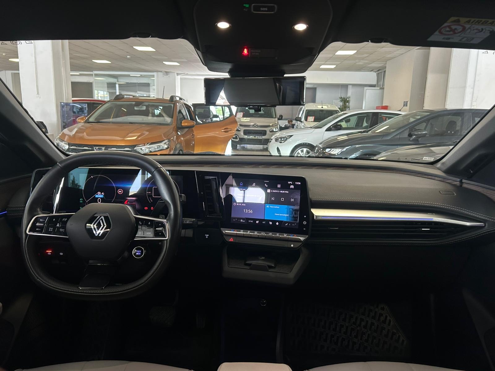 2024 Elektrik Otomatik Renault Megane E-Tech Gri Ermat Motorlu Araçlar ve Tarım Ürünleri Sanayi Ticaret A.Ş.