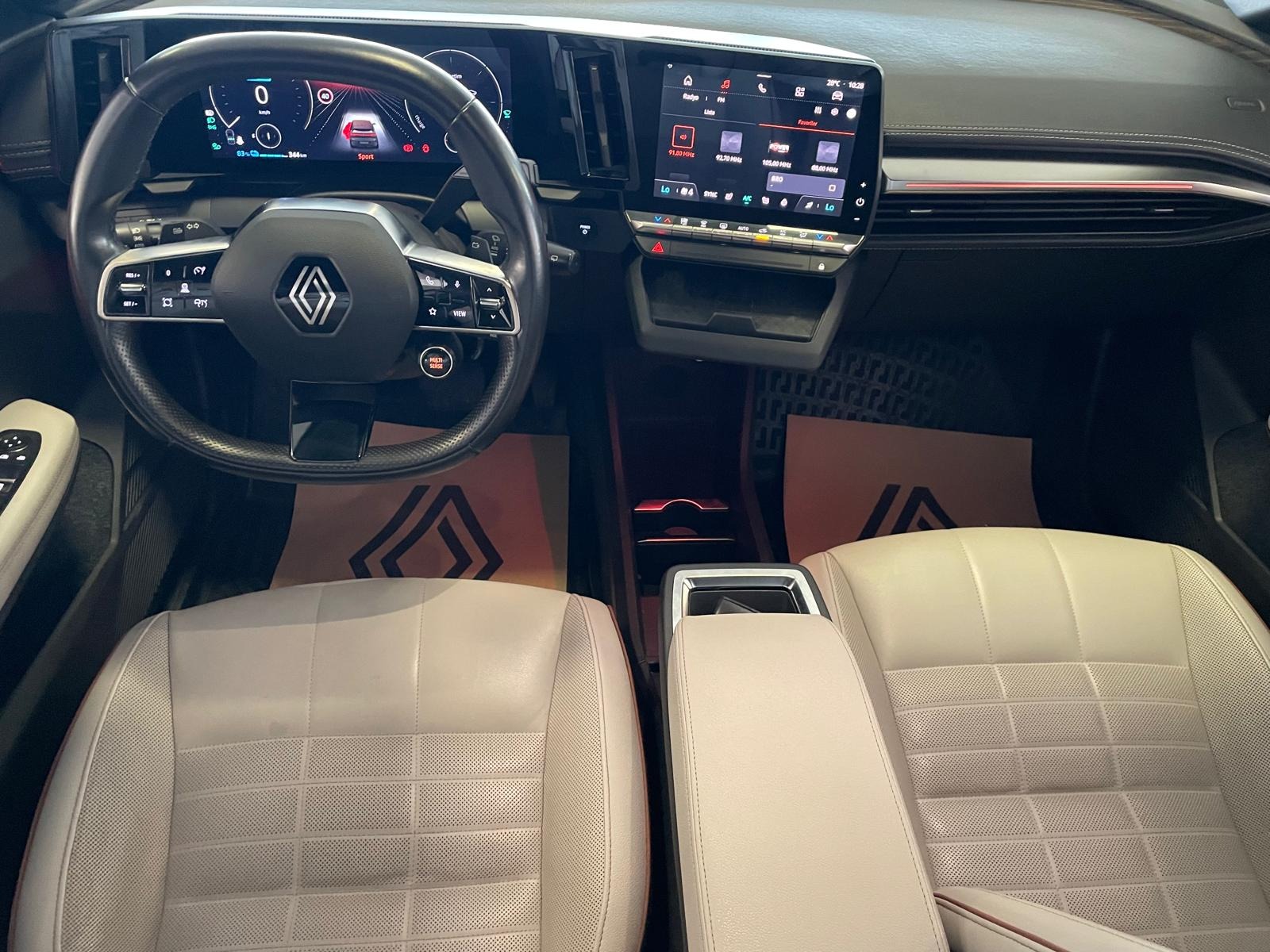 2024 Elektrik Otomatik Renault Megane E-Tech Gri Ermat Motorlu Araçlar ve Tarım Ürünleri Sanayi Ticaret A.Ş.