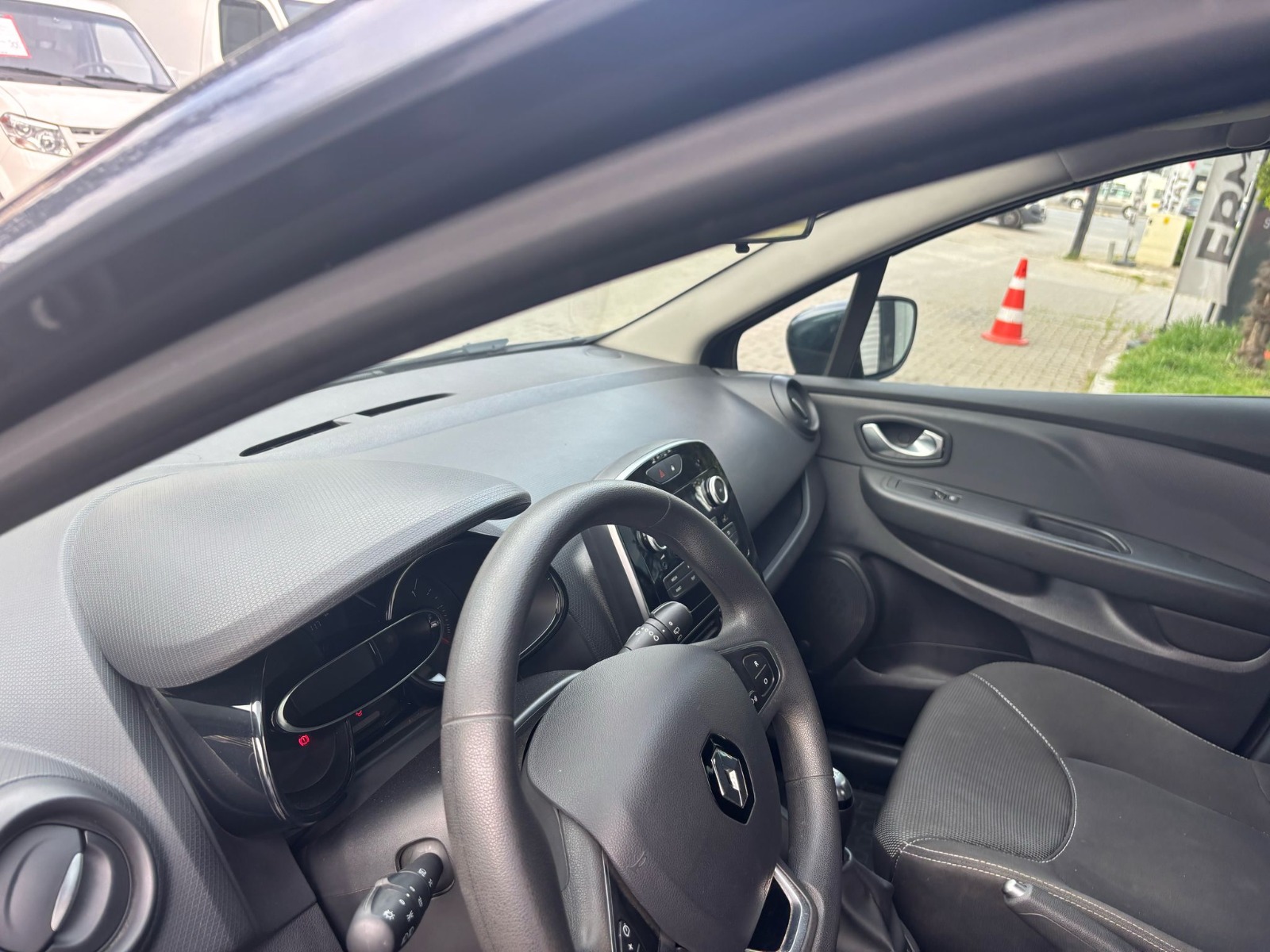 2019 Benzin Manuel Renault Clio Gri Ermat Motorlu Araçlar ve Tarım Ürünleri Sanayi Ticaret A.Ş.