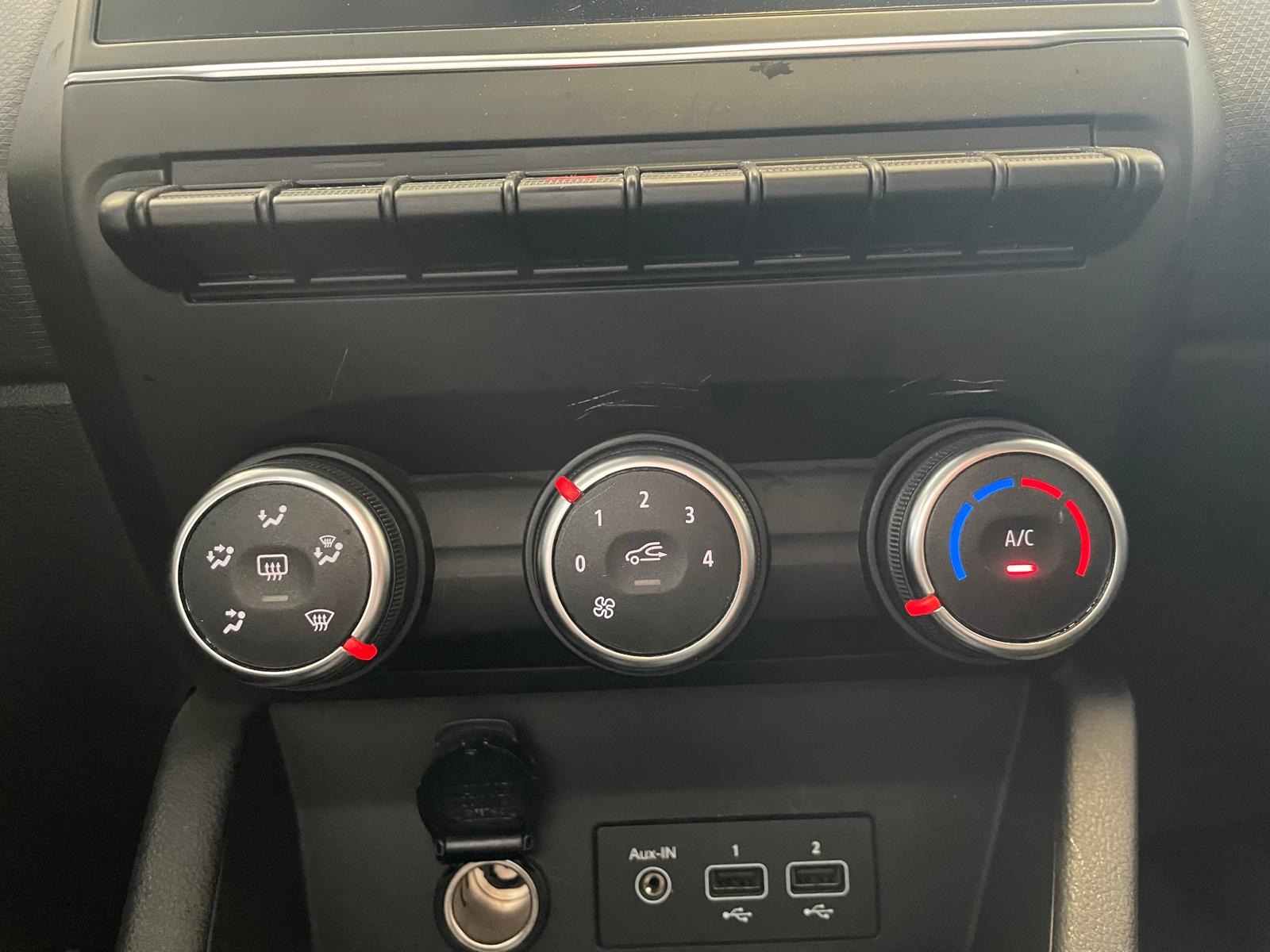 2023 Benzin Otomatik Renault Clio Lacivert Ermat Motorlu Araçlar ve Tarım Ürünleri Sanayi Ticaret A.Ş.