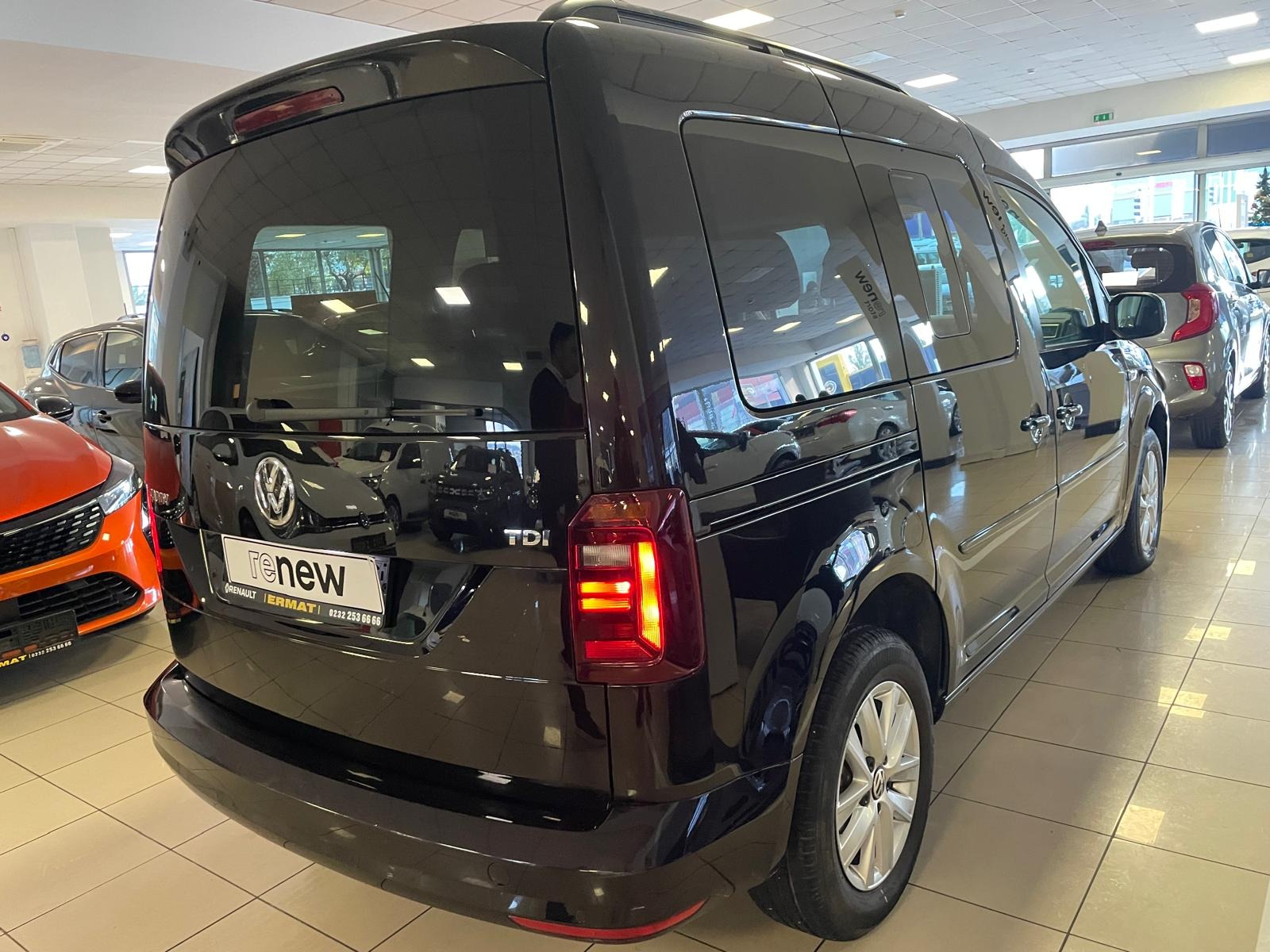 2016 Dizel Otomatik Volkswagen Caddy Siyah Ermat Motorlu Araçlar ve Tarım Ürünleri Sanayi Ticaret A.Ş.