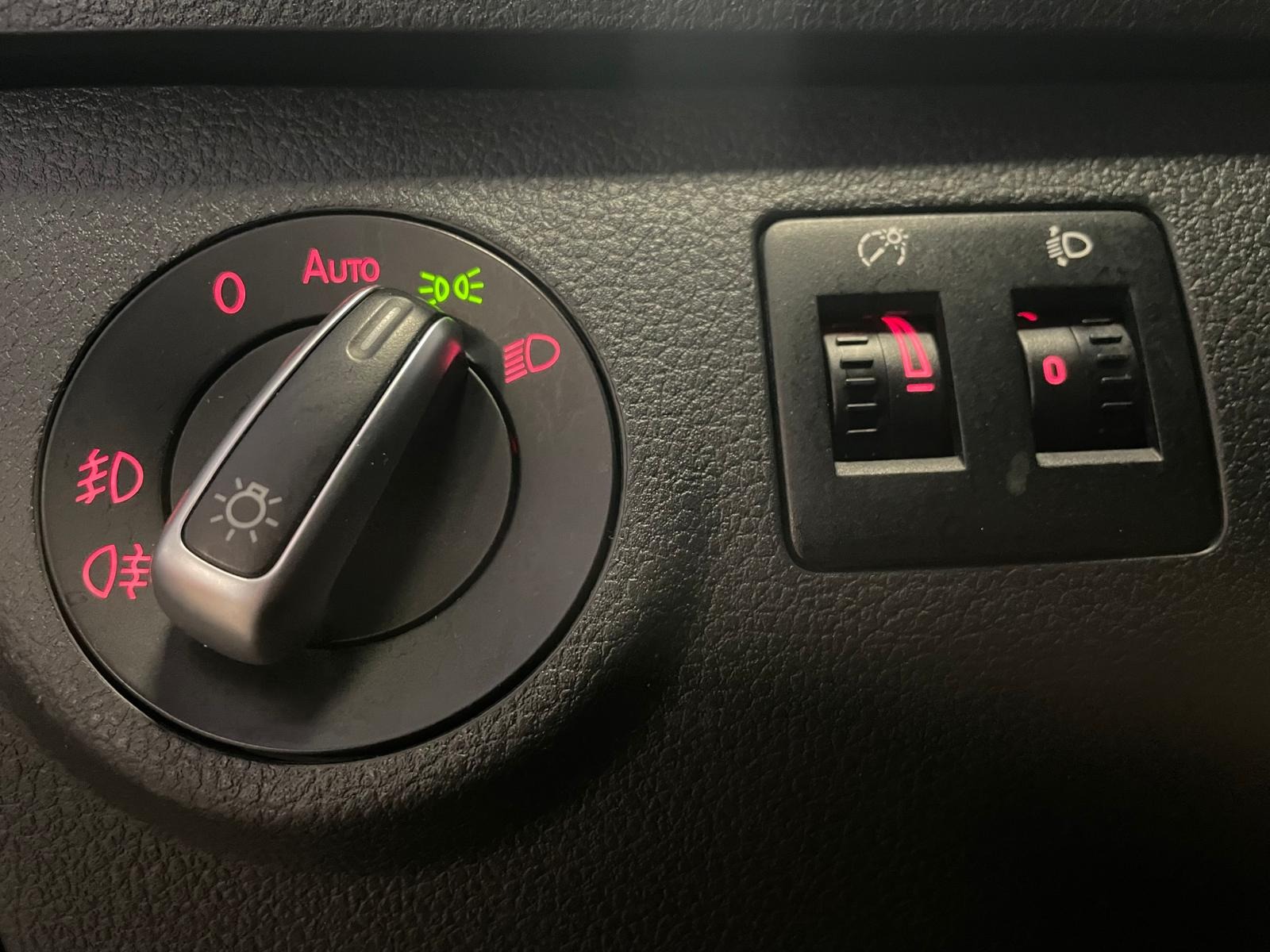 2016 Dizel Otomatik Volkswagen Caddy Siyah Ermat Motorlu Araçlar ve Tarım Ürünleri Sanayi Ticaret A.Ş.