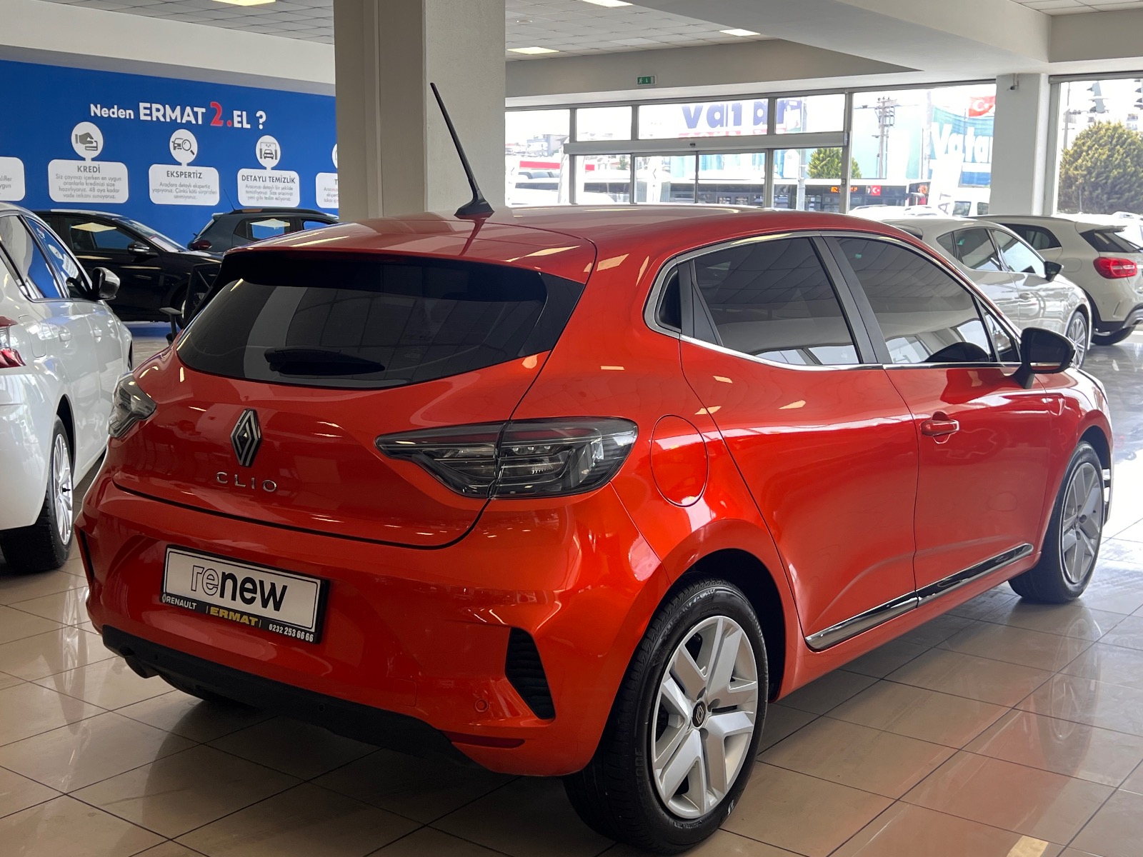 2023 Benzin Otomatik Renault Clio Turuncu Ermat Motorlu Araçlar ve Tarım Ürünleri Sanayi Ticaret A.Ş.