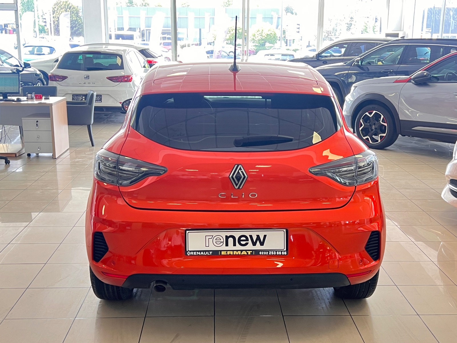 2023 Benzin Otomatik Renault Clio Turuncu Ermat Motorlu Araçlar ve Tarım Ürünleri Sanayi Ticaret A.Ş.