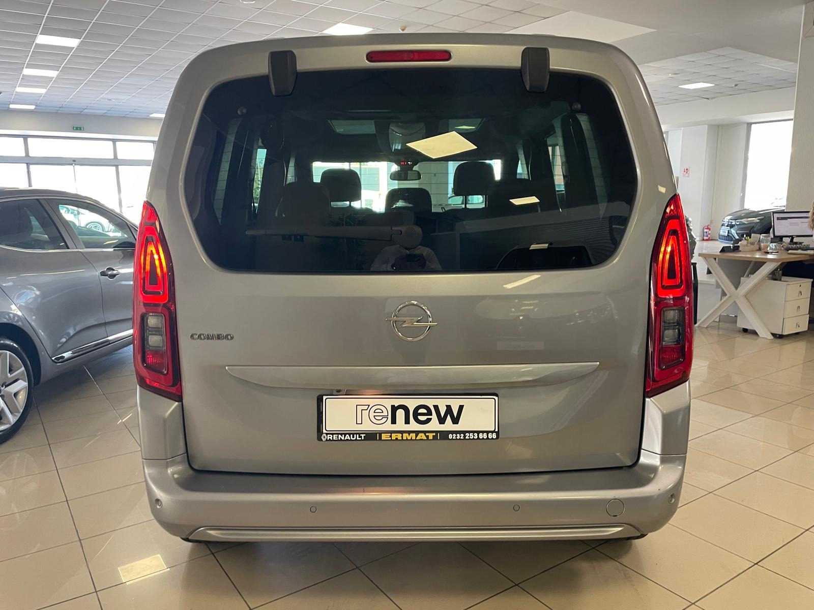 2023 Dizel Otomatik Opel Combo Gri Ermat Motorlu Araçlar ve Tarım Ürünleri Sanayi Ticaret A.Ş.