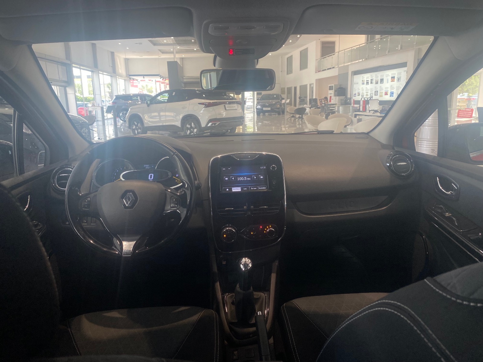 2014 Benzin Manuel Renault Clio Kırmızı Ermat Motorlu Araçlar ve Tarım Ürünleri Sanayi Ticaret A.Ş.