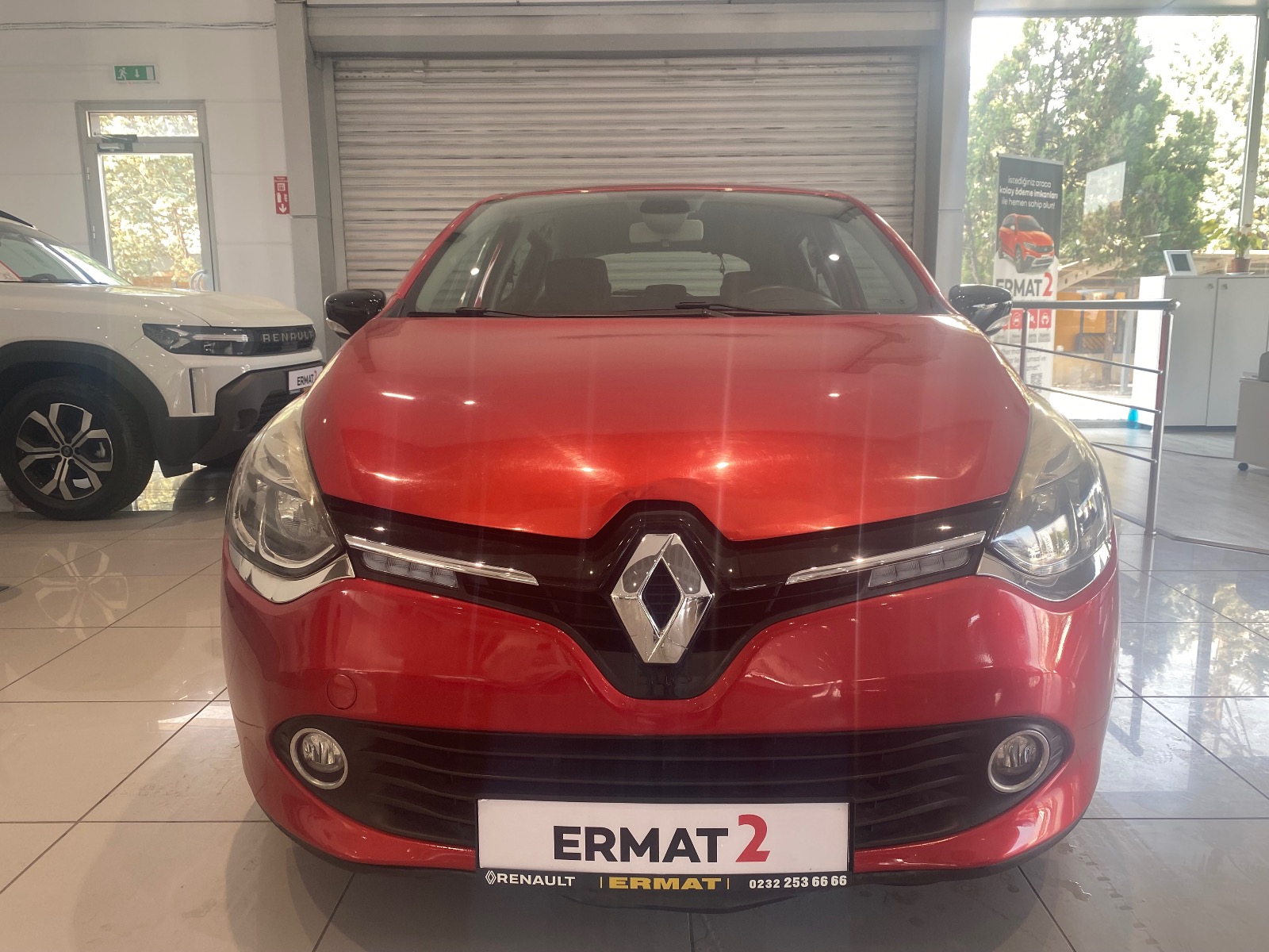 2014 Benzin Manuel Renault Clio Kırmızı Ermat Motorlu Araçlar ve Tarım Ürünleri Sanayi Ticaret A.Ş.