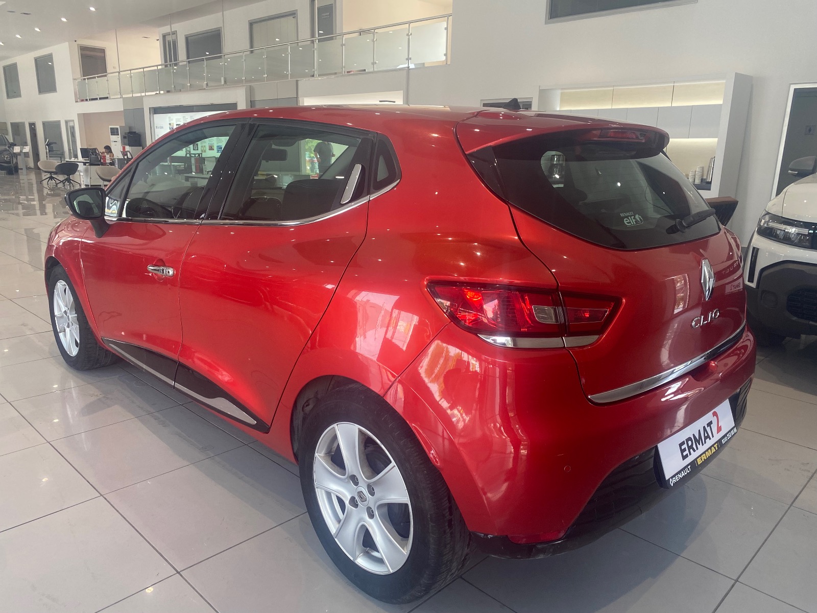 2014 Benzin Manuel Renault Clio Kırmızı Ermat Motorlu Araçlar ve Tarım Ürünleri Sanayi Ticaret A.Ş.