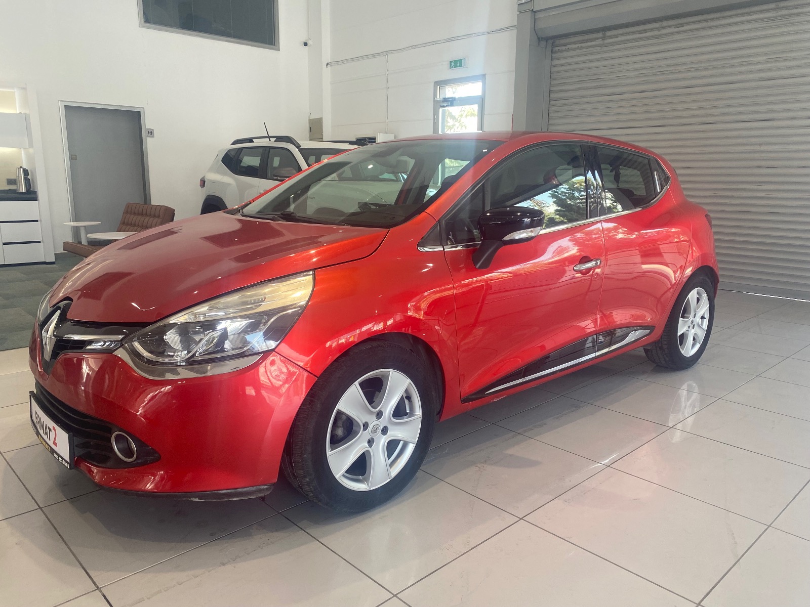 2014 Benzin Manuel Renault Clio Kırmızı Ermat Motorlu Araçlar ve Tarım Ürünleri Sanayi Ticaret A.Ş.
