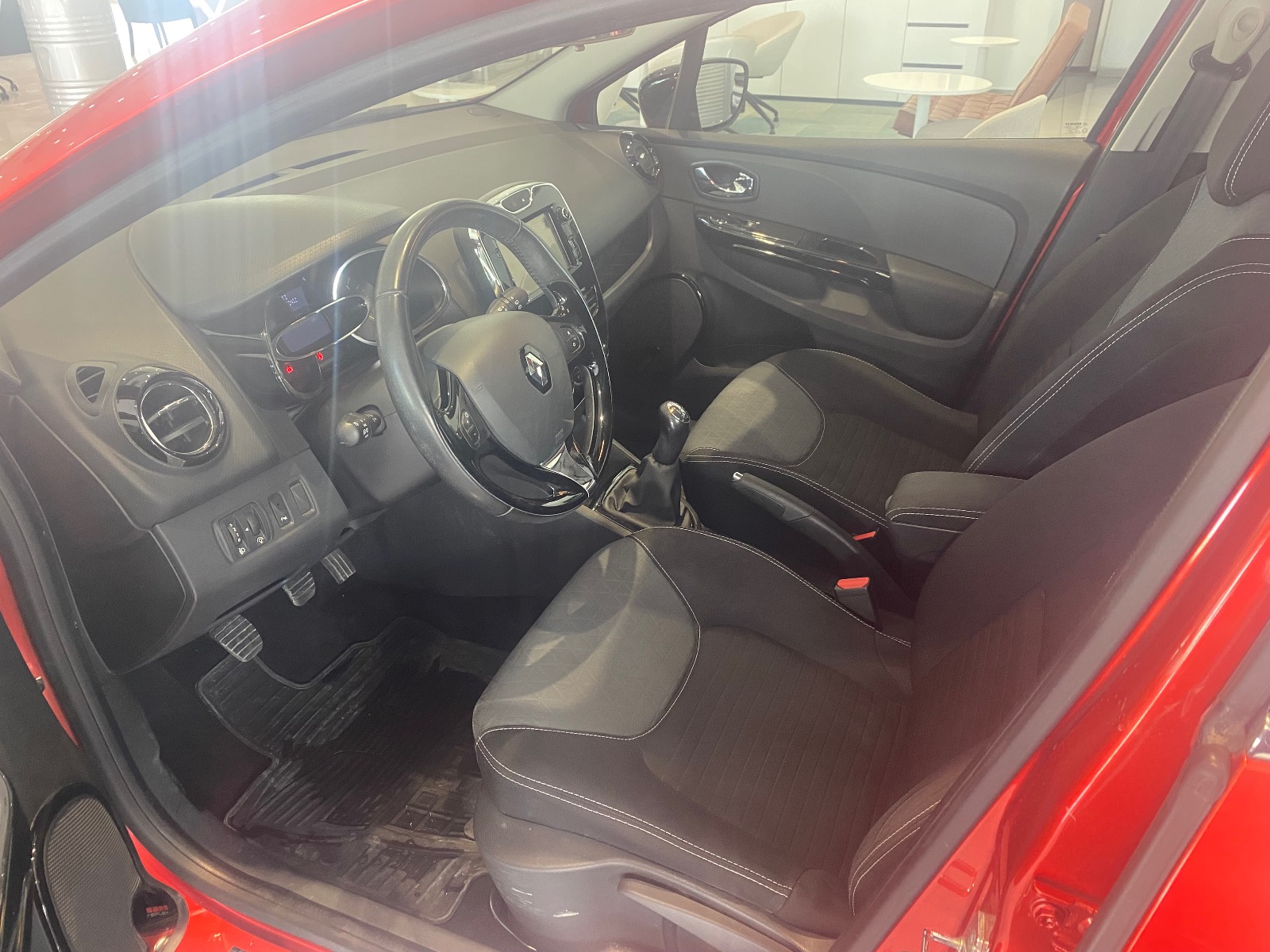 2014 Benzin Manuel Renault Clio Kırmızı Ermat Motorlu Araçlar ve Tarım Ürünleri Sanayi Ticaret A.Ş.