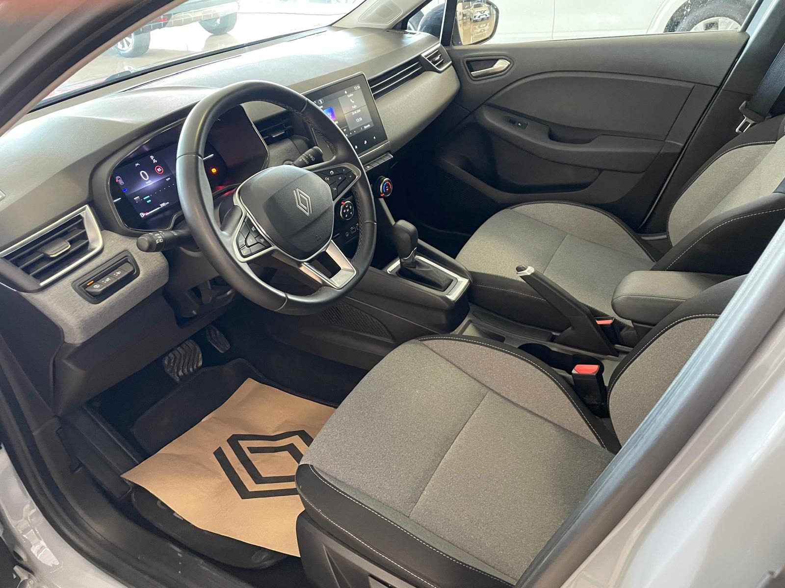 2025 Benzin Otomatik Renault Clio Gri Ermat Motorlu Araçlar ve Tarım Ürünleri Sanayi Ticaret A.Ş.