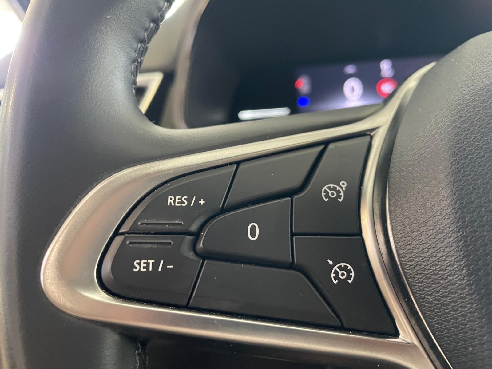 2025 Benzin Otomatik Renault Clio Gri Ermat Motorlu Araçlar ve Tarım Ürünleri Sanayi Ticaret A.Ş.