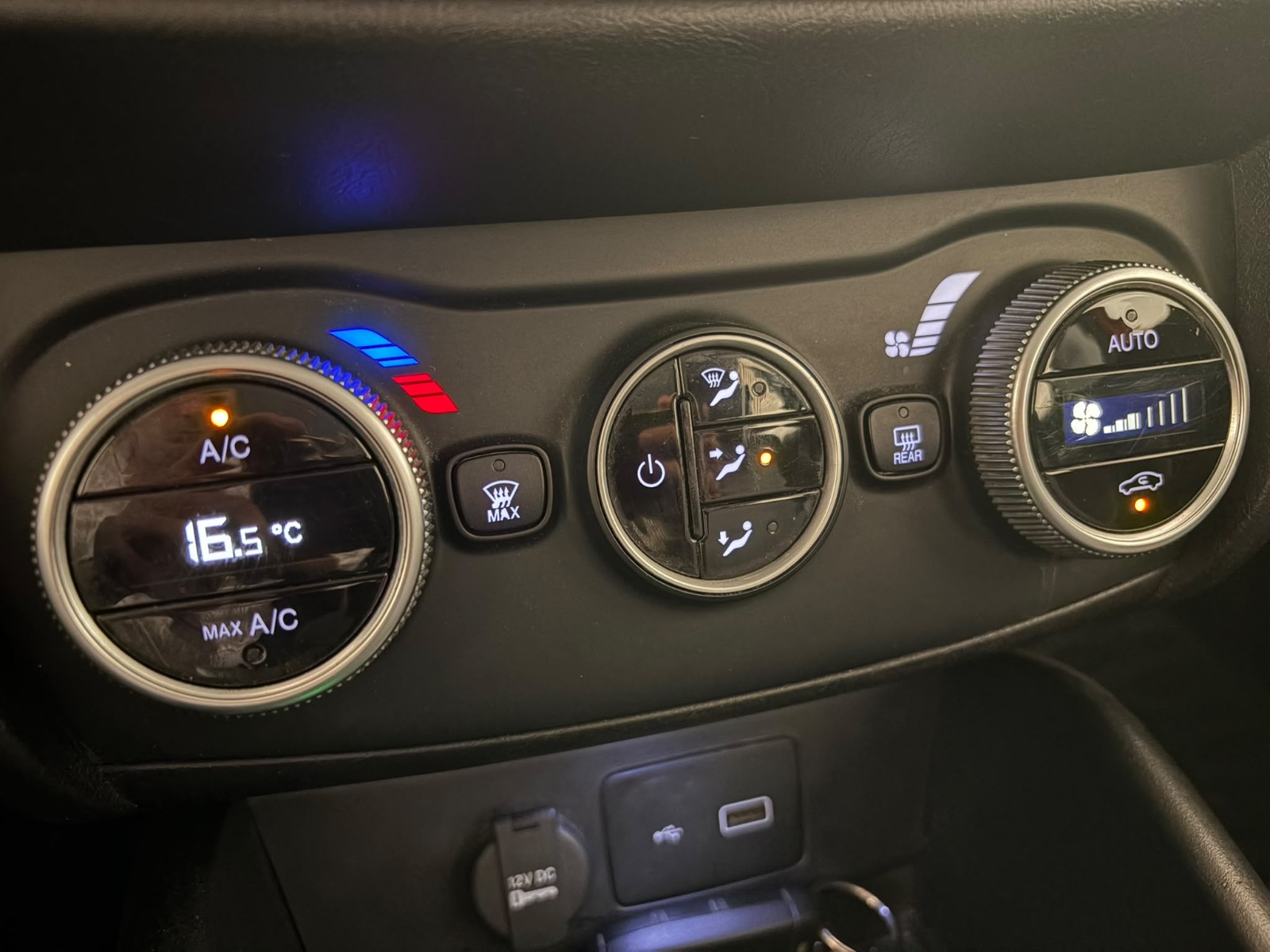 2023 Dizel Otomatik Fiat Egea Cross Turuncu Ermat Motorlu Araçlar ve Tarım Ürünleri Sanayi Ticaret A.Ş.