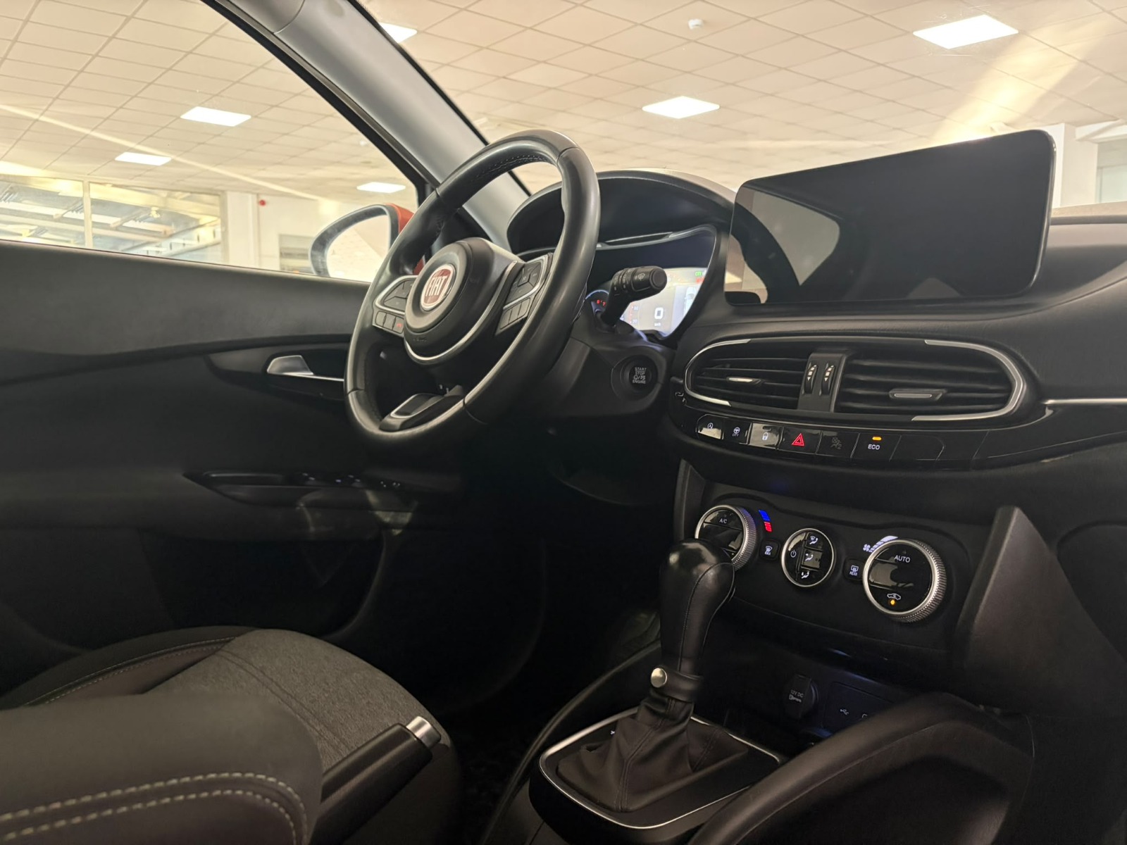2023 Dizel Otomatik Fiat Egea Cross Turuncu Ermat Motorlu Araçlar ve Tarım Ürünleri Sanayi Ticaret A.Ş.