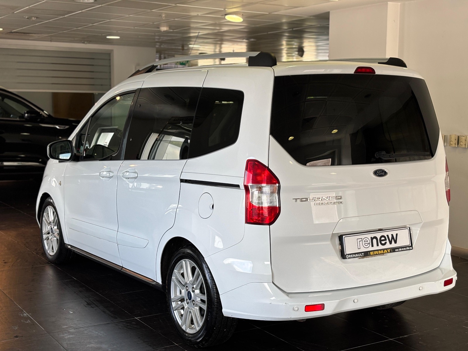 2017 Dizel Manuel Ford Tourneo Courier Beyaz Ermat Motorlu Araçlar ve Tarım Ürünleri Sanayi Ticaret A.Ş.