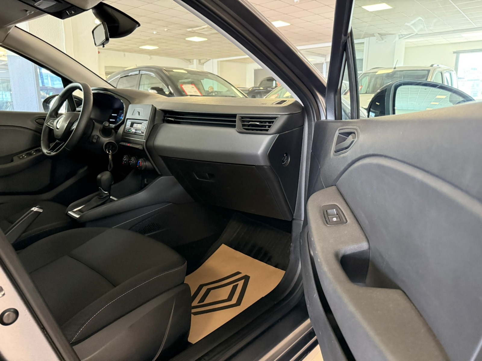 2023 Benzin Otomatik Renault Clio Gri Ermat Motorlu Araçlar ve Tarım Ürünleri Sanayi Ticaret A.Ş.