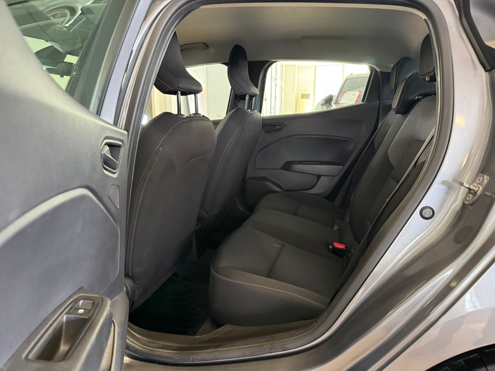 2023 Benzin Otomatik Renault Clio Gri Ermat Motorlu Araçlar ve Tarım Ürünleri Sanayi Ticaret A.Ş.