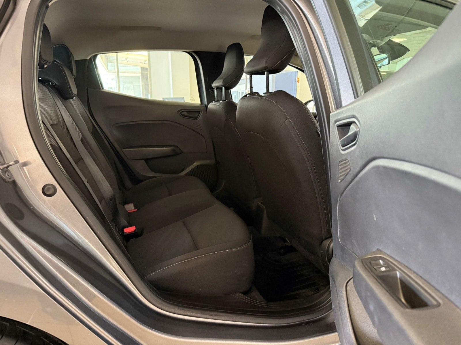 2023 Benzin Otomatik Renault Clio Gri Ermat Motorlu Araçlar ve Tarım Ürünleri Sanayi Ticaret A.Ş.