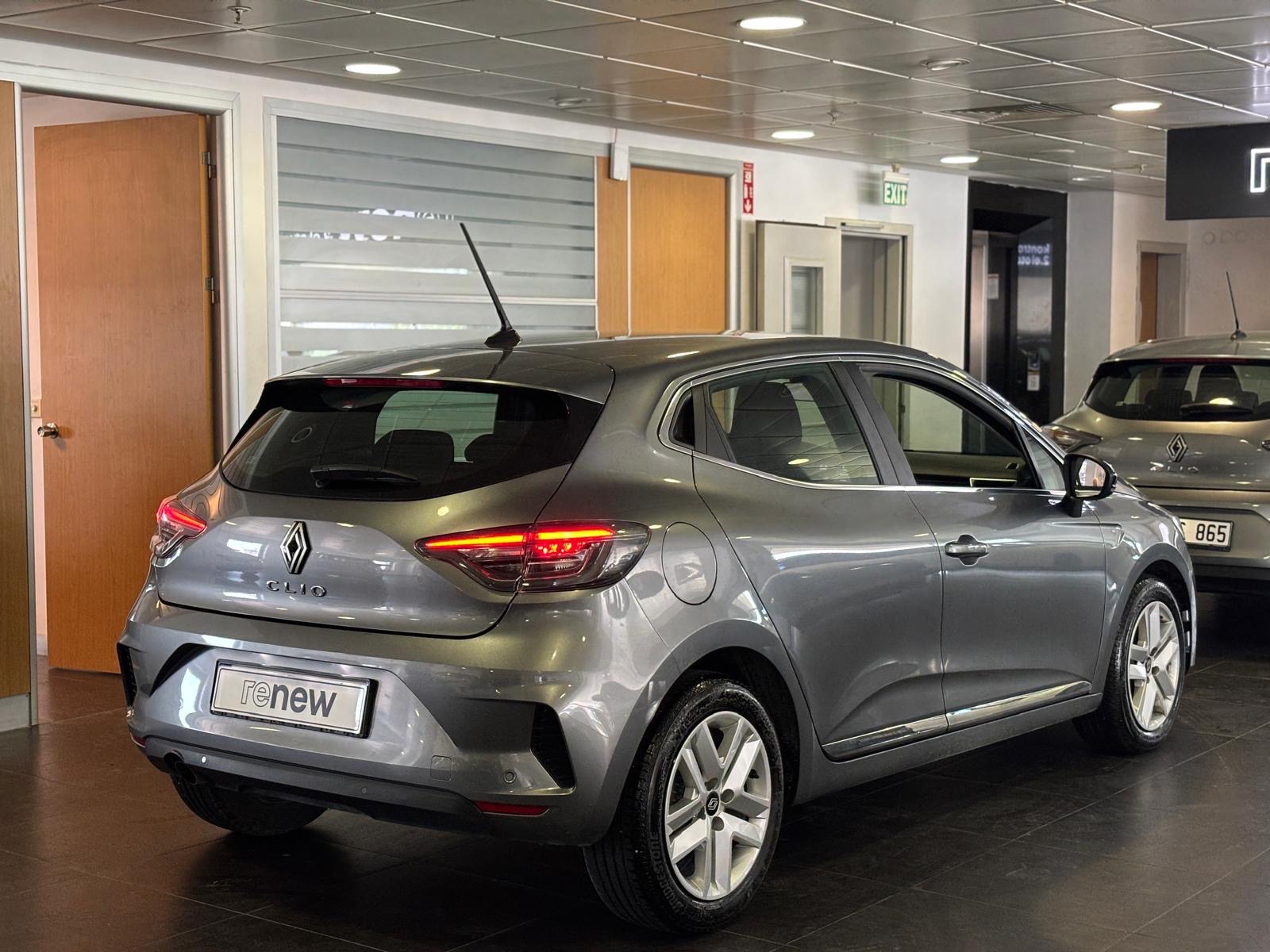 2025 Benzin Otomatik Renault Clio Gri Ermat Motorlu Araçlar ve Tarım Ürünleri Sanayi Ticaret A.Ş.