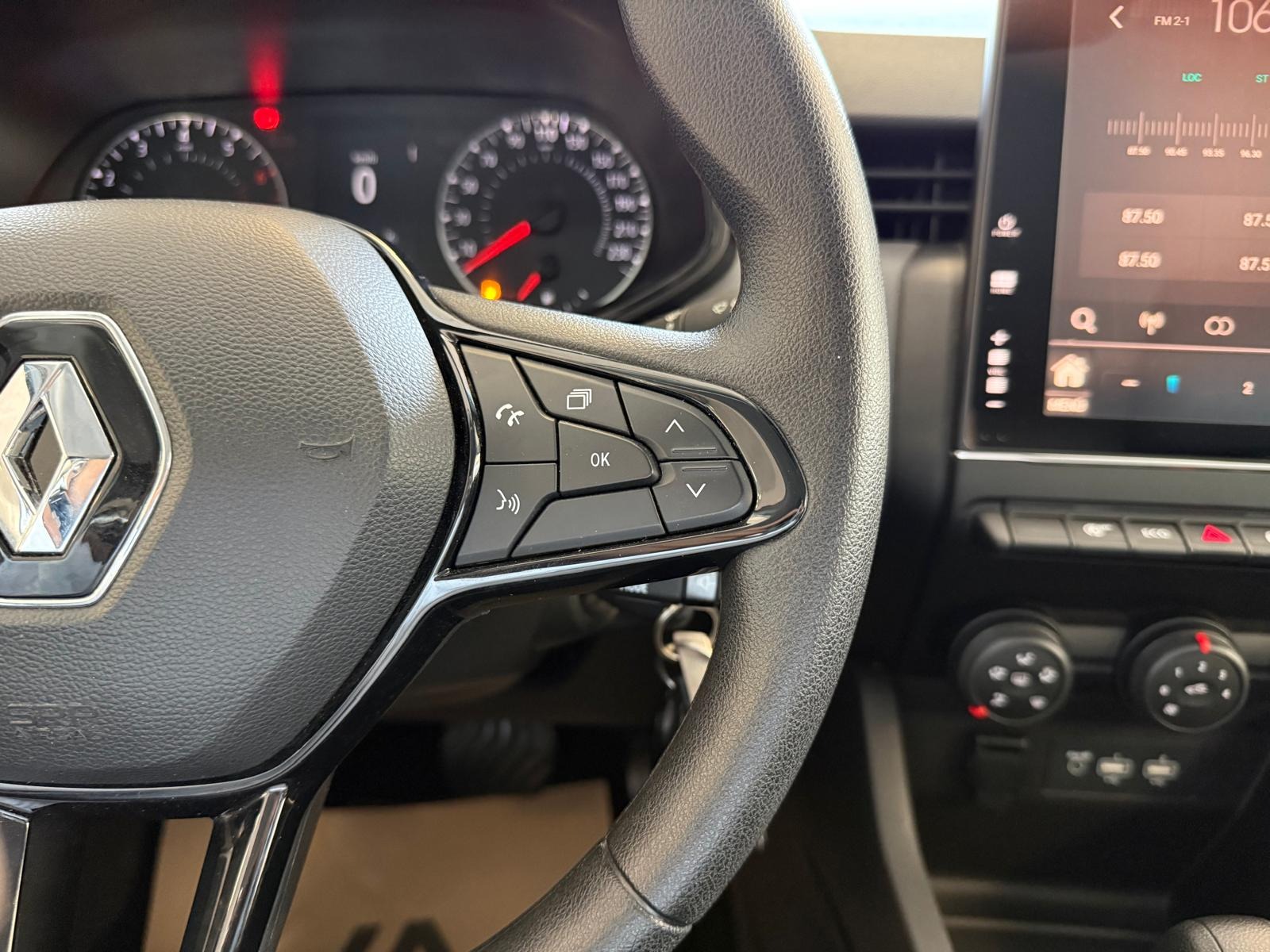 2023 Benzin Otomatik Renault Clio Beyaz Ermat Motorlu Araçlar ve Tarım Ürünleri Sanayi Ticaret A.Ş.