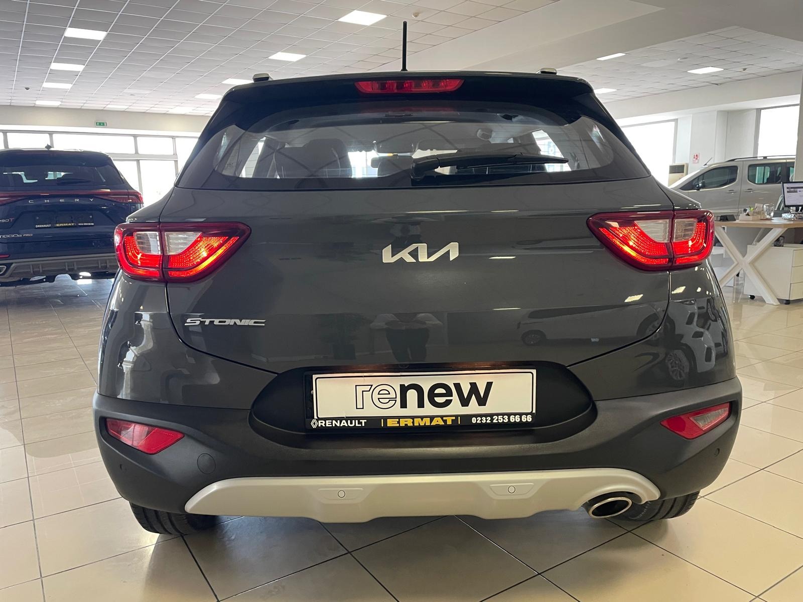 2021 Benzin Manuel Kia Stonic Gri Ermat Motorlu Araçlar ve Tarım Ürünleri Sanayi Ticaret A.Ş.