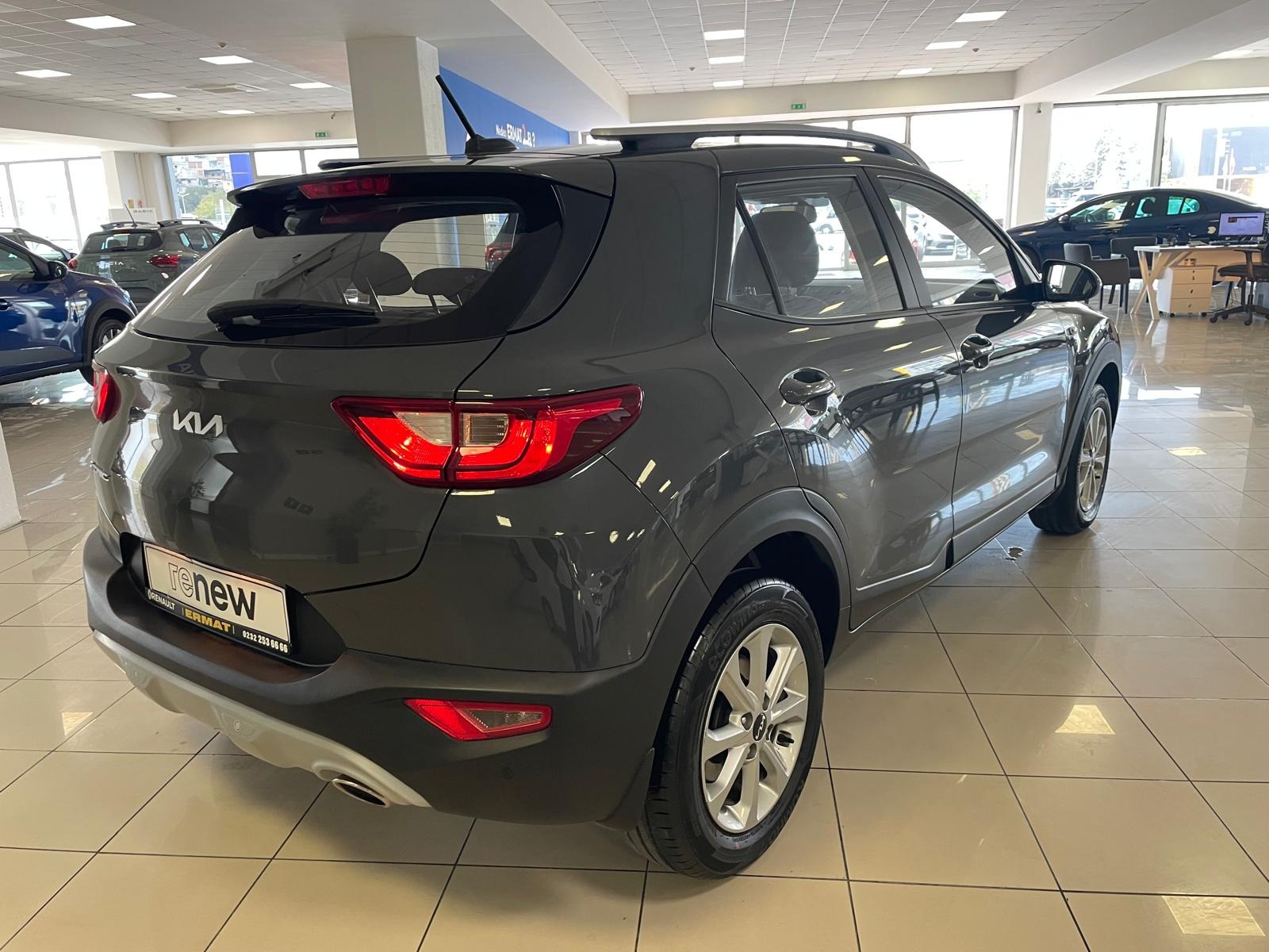 2021 Benzin Manuel Kia Stonic Gri Ermat Motorlu Araçlar ve Tarım Ürünleri Sanayi Ticaret A.Ş.