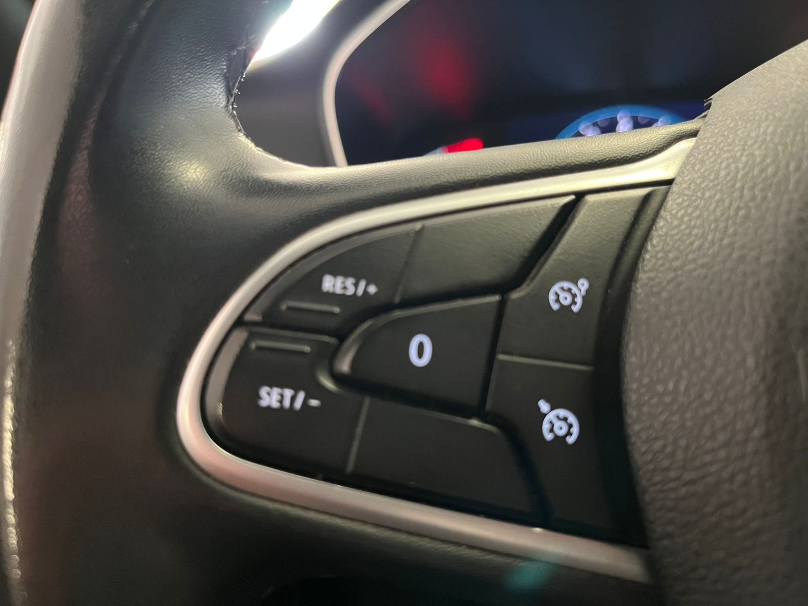 2023 Benzin Otomatik Renault Megane Kırmızı Ermat Motorlu Araçlar ve Tarım Ürünleri Sanayi Ticaret A.Ş.