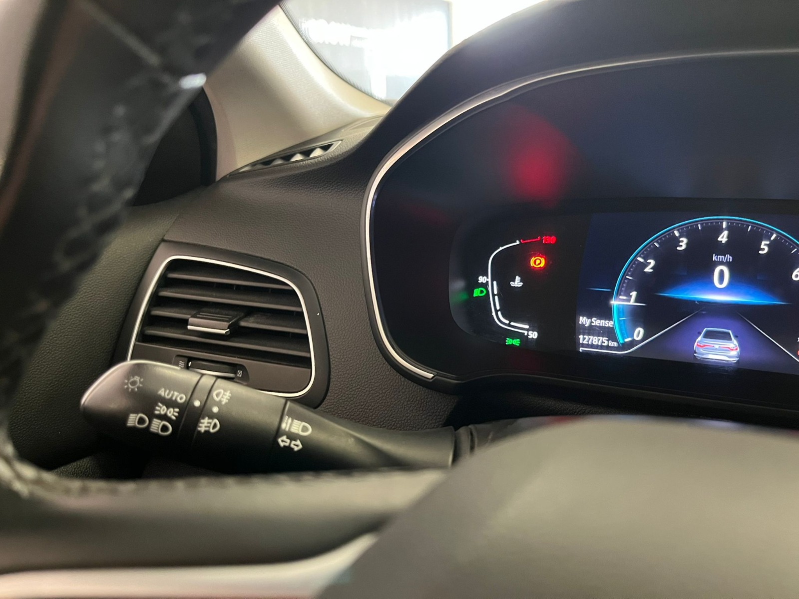 2023 Benzin Otomatik Renault Megane Kırmızı Ermat Motorlu Araçlar ve Tarım Ürünleri Sanayi Ticaret A.Ş.