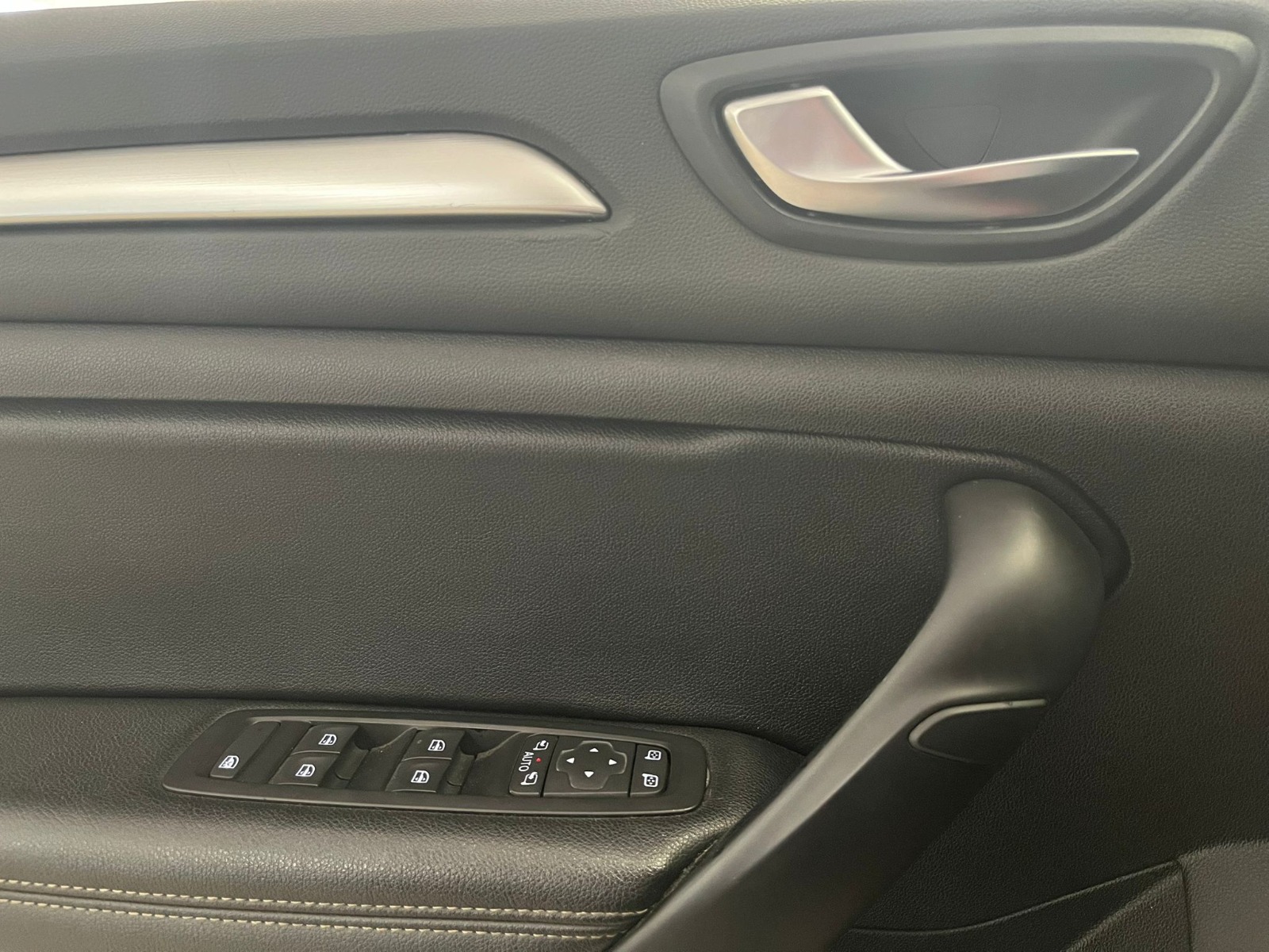 2023 Benzin Otomatik Renault Megane Kırmızı Ermat Motorlu Araçlar ve Tarım Ürünleri Sanayi Ticaret A.Ş.